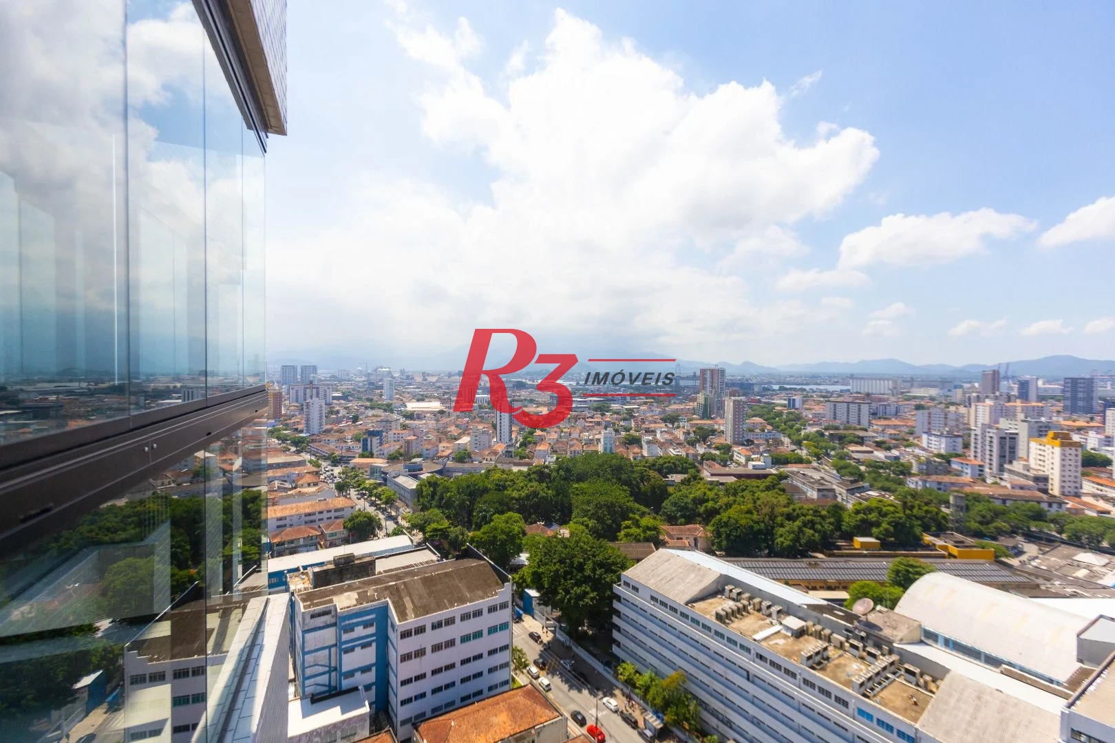 Apartamento com 1 suíte para alugar, 54 m² por R$ 6.100/mês - Boqueirão - Santos/SP