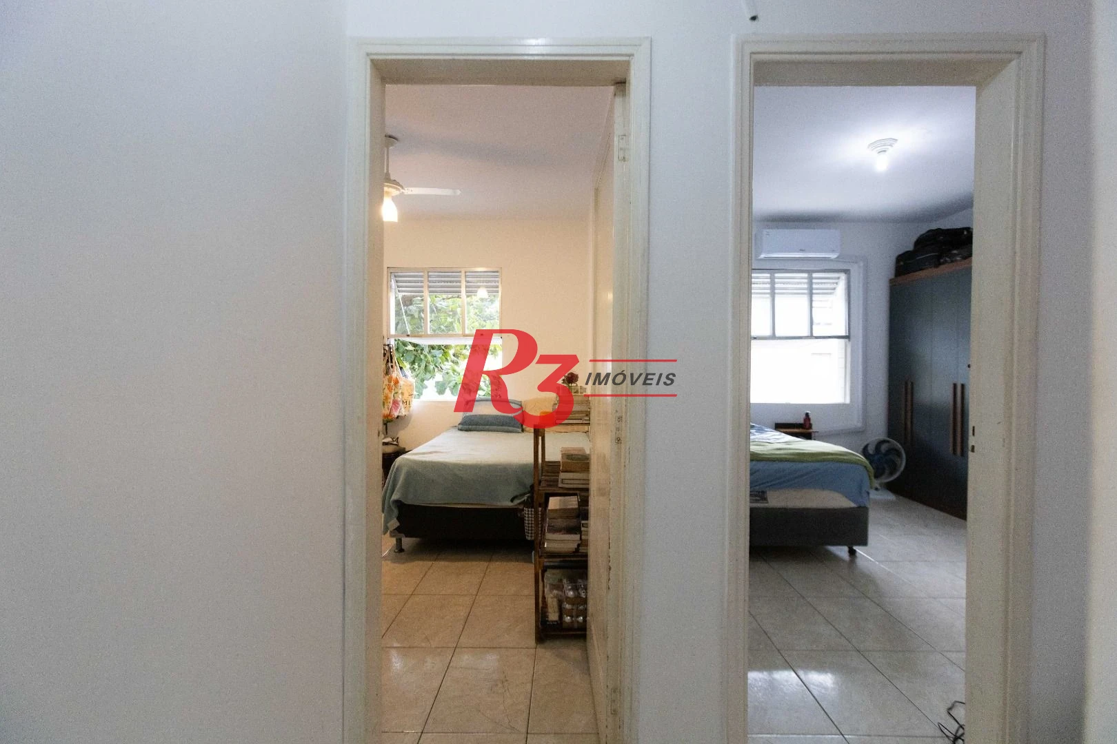 Apartamento com 2 dormitórios à venda, 64 m² por R$ 335.000,00 - Marapé - Santos/SP