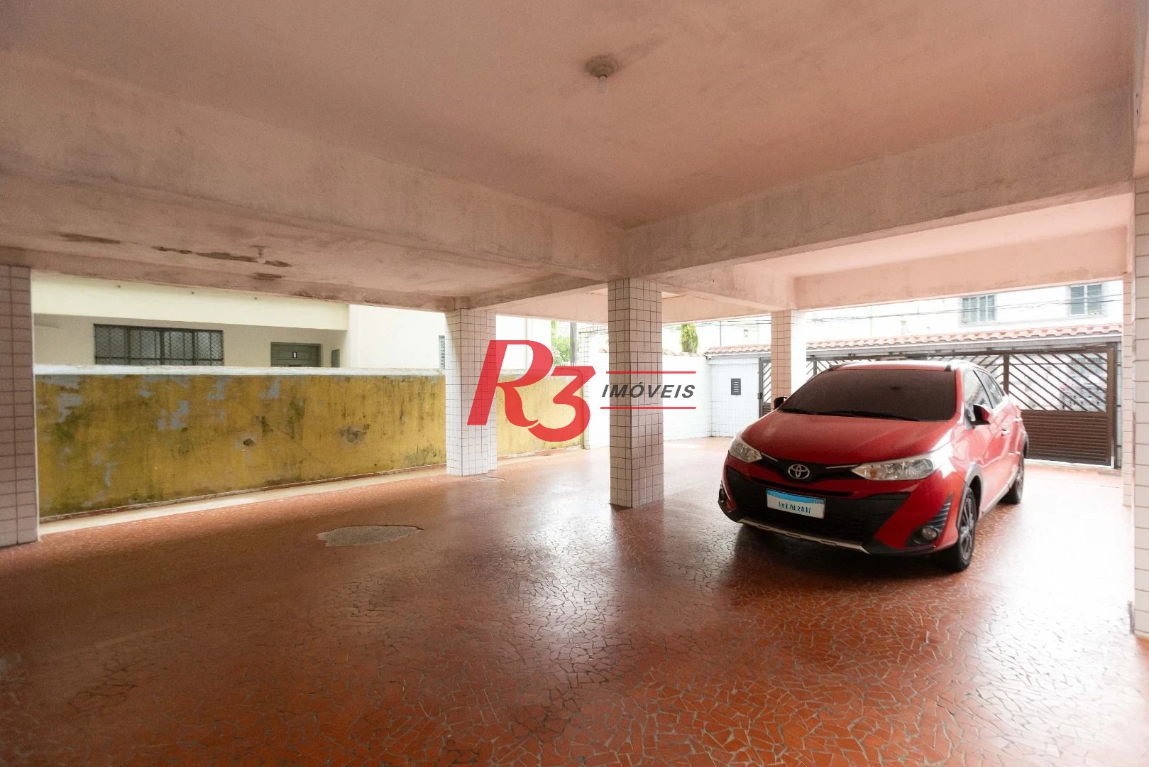 Apartamento com 2 dormitórios à venda, 64 m² por R$ 335.000,00 - Marapé - Santos/SP