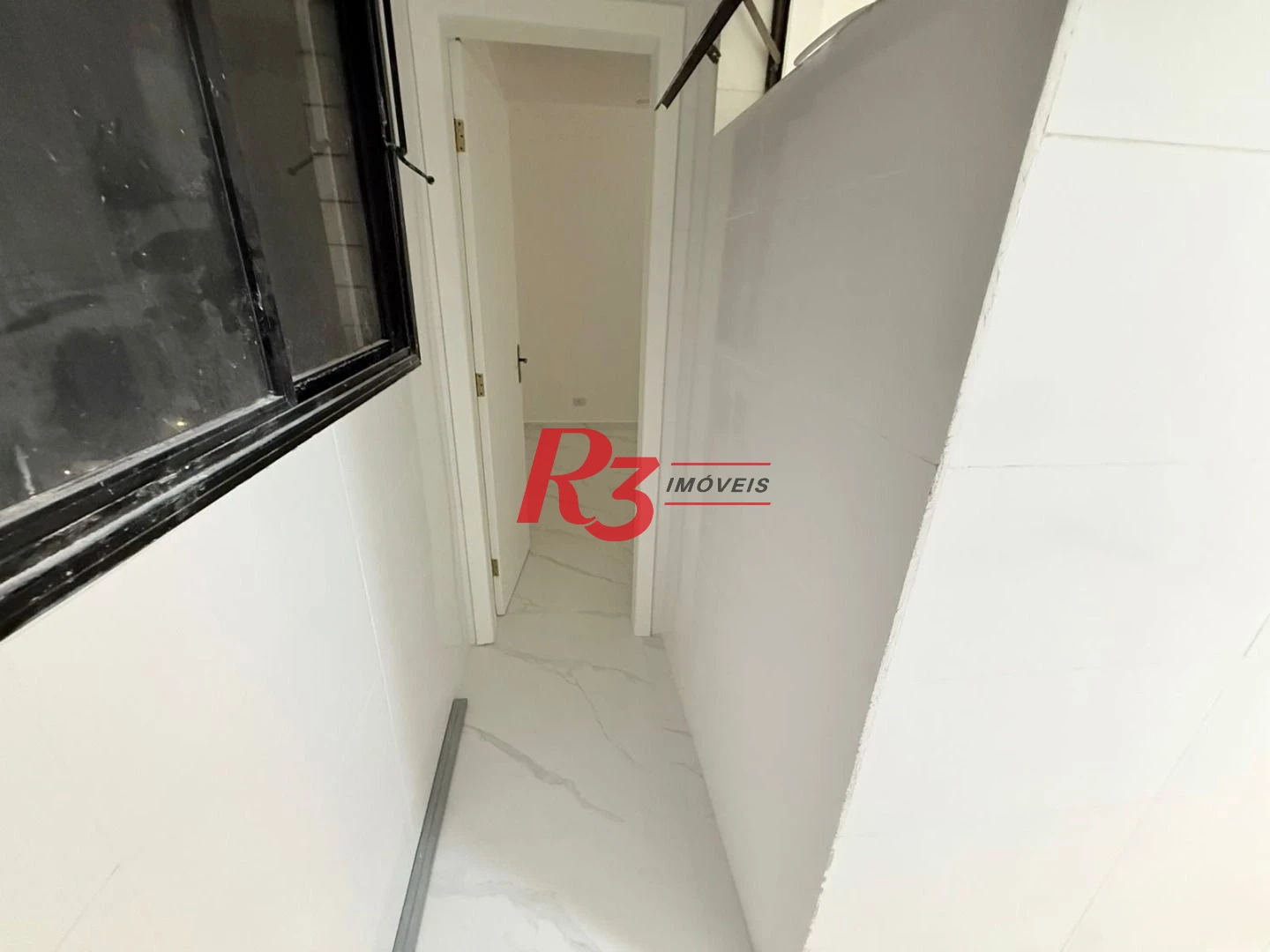 Apartamento com 2 dormitórios à venda, 50 m² por R$ 350.000,00 - Centro - São Vicente/SP