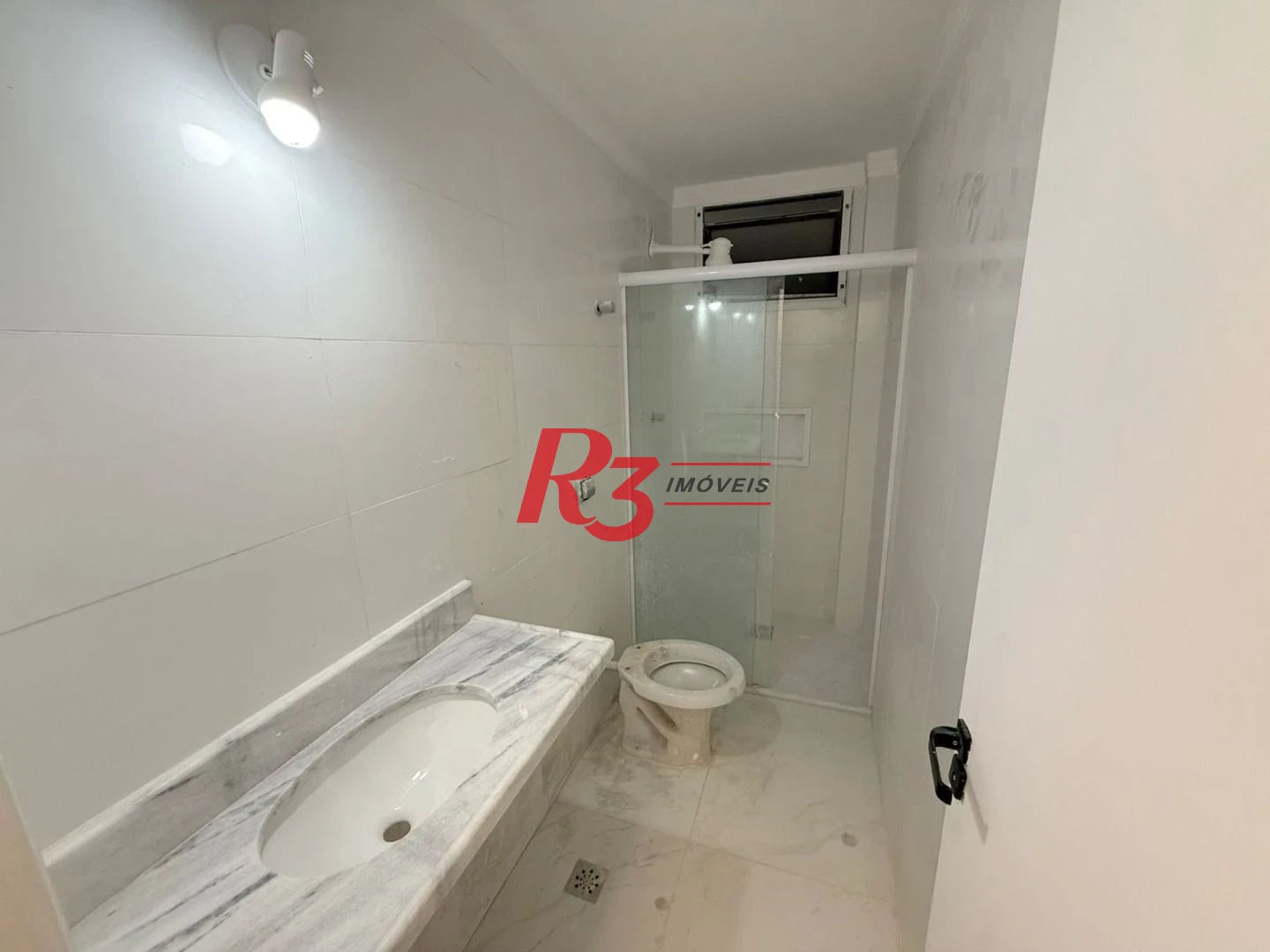 Apartamento com 2 dormitórios à venda, 50 m² por R$ 350.000,00 - Centro - São Vicente/SP