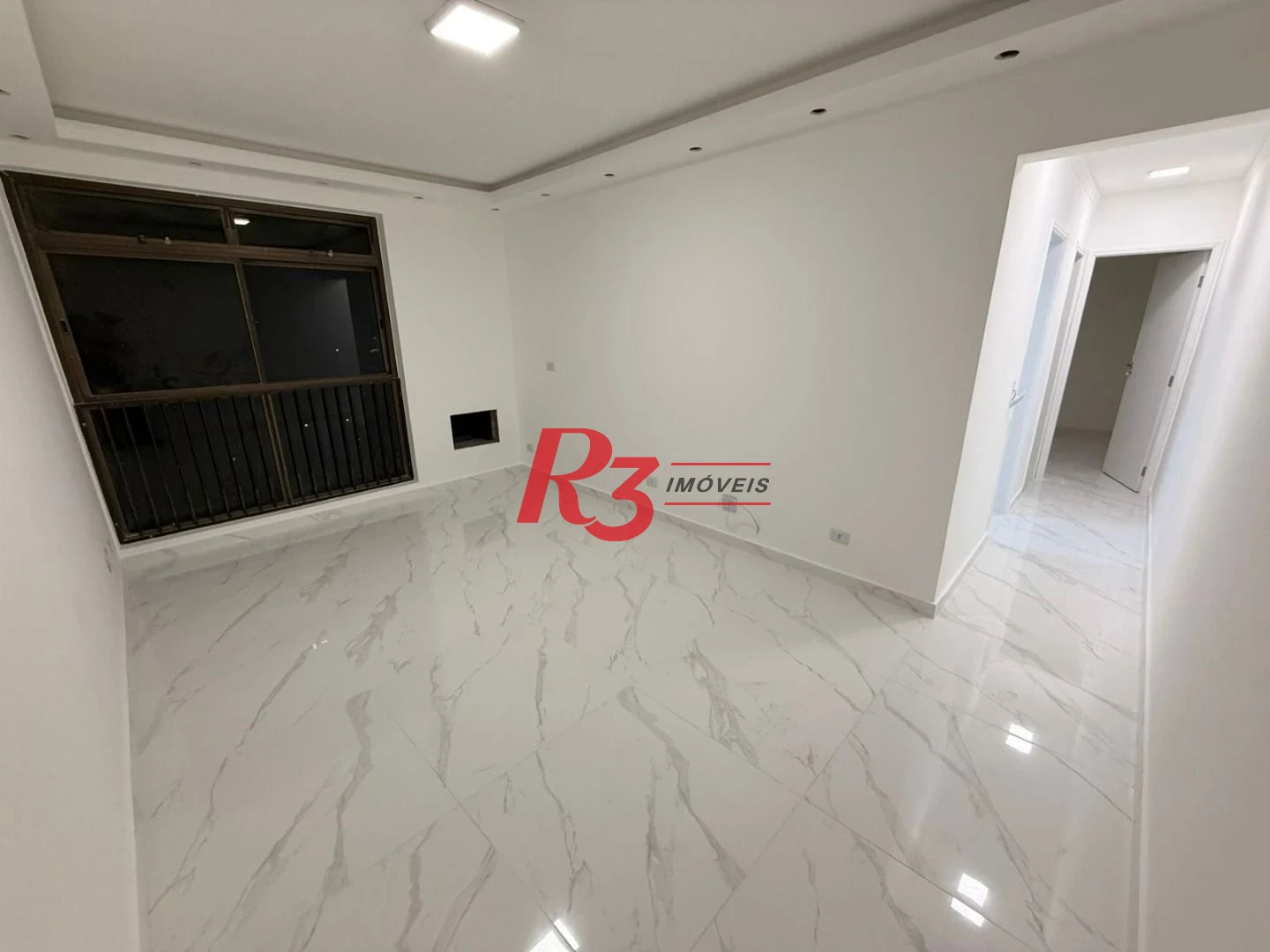 Apartamento com 2 dormitórios à venda, 50 m² por R$ 350.000,00 - Centro - São Vicente/SP