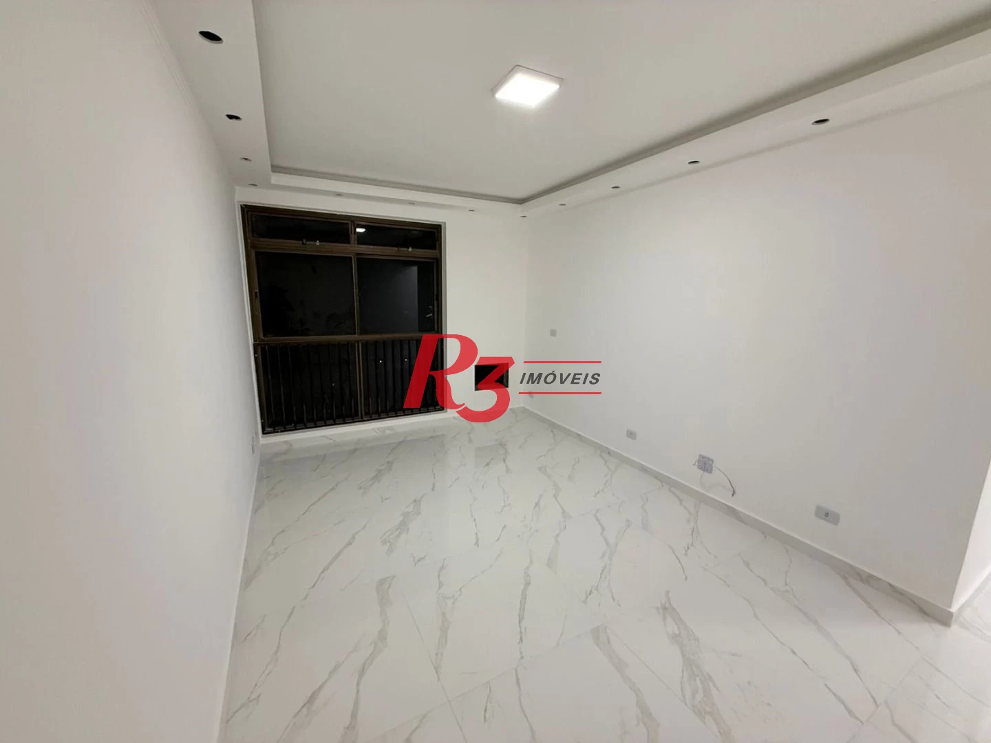 Apartamento com 2 dormitórios à venda, 50 m² por R$ 350.000,00 - Centro - São Vicente/SP