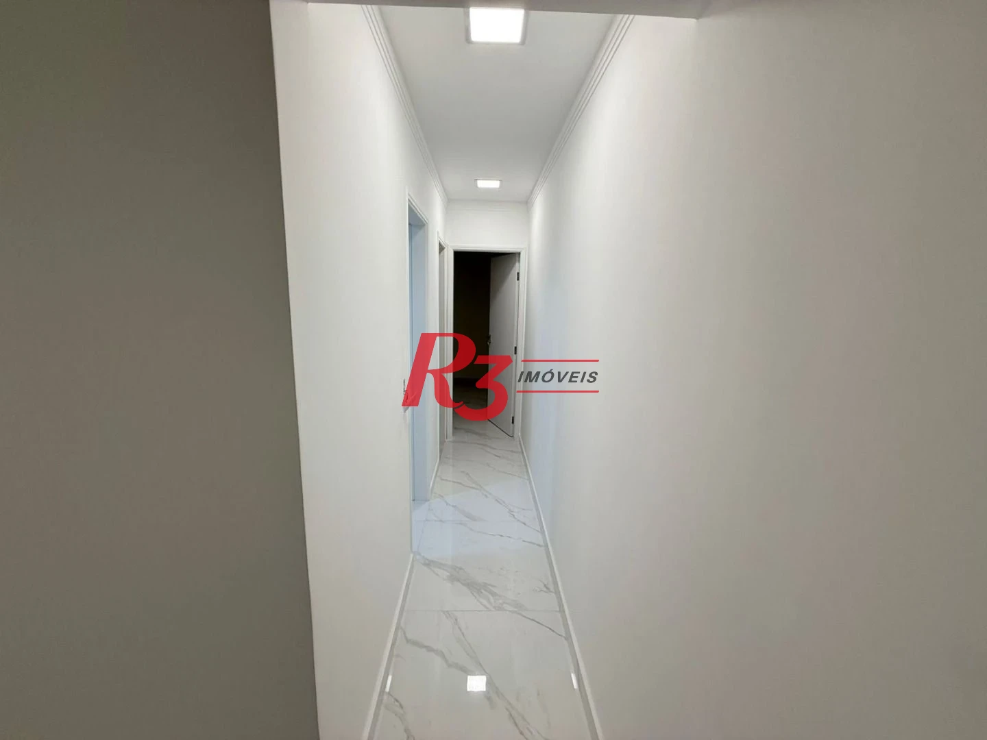 Apartamento com 2 dormitórios à venda, 50 m² por R$ 350.000,00 - Centro - São Vicente/SP