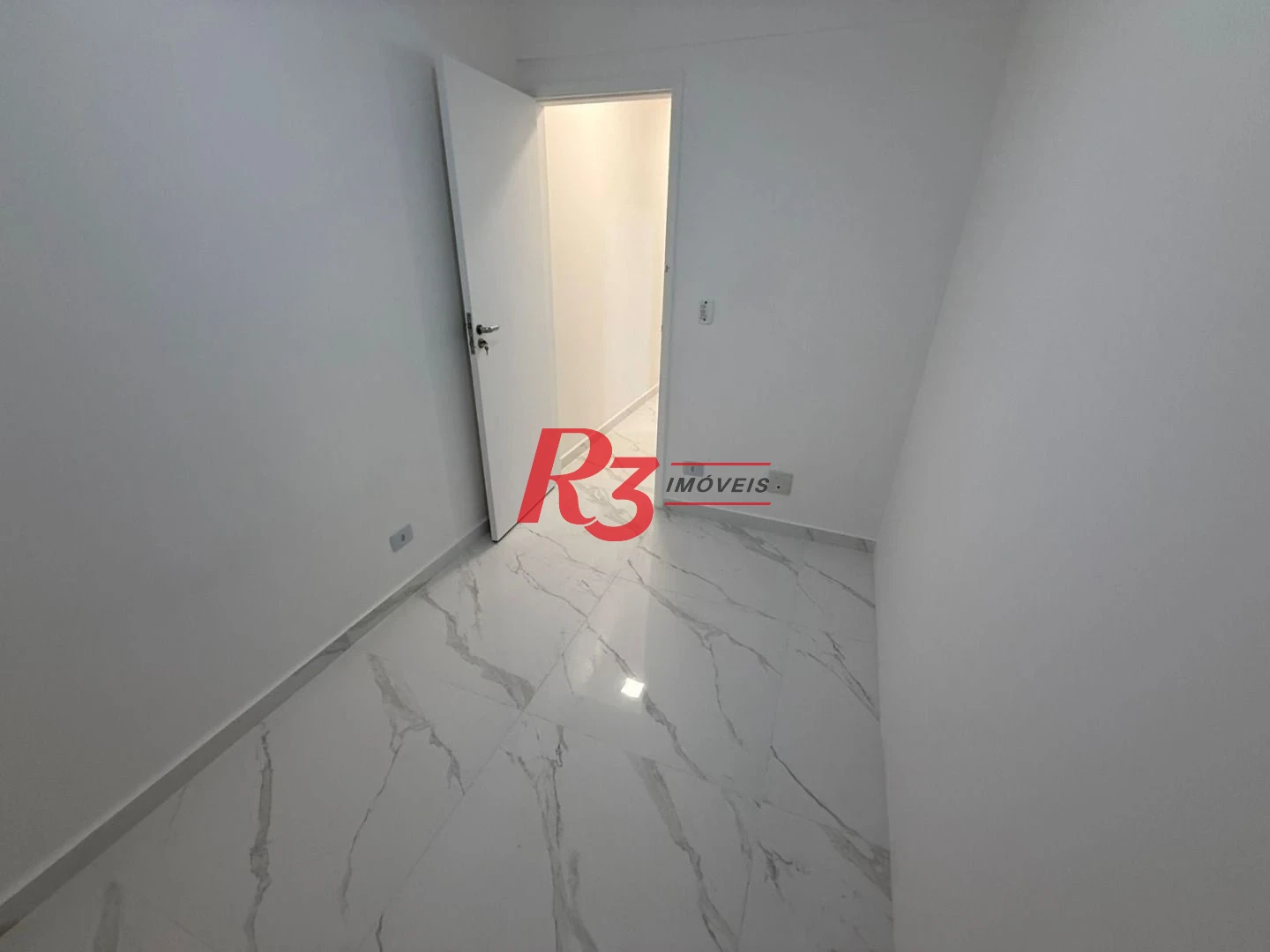 Apartamento com 2 dormitórios à venda, 50 m² por R$ 350.000,00 - Centro - São Vicente/SP