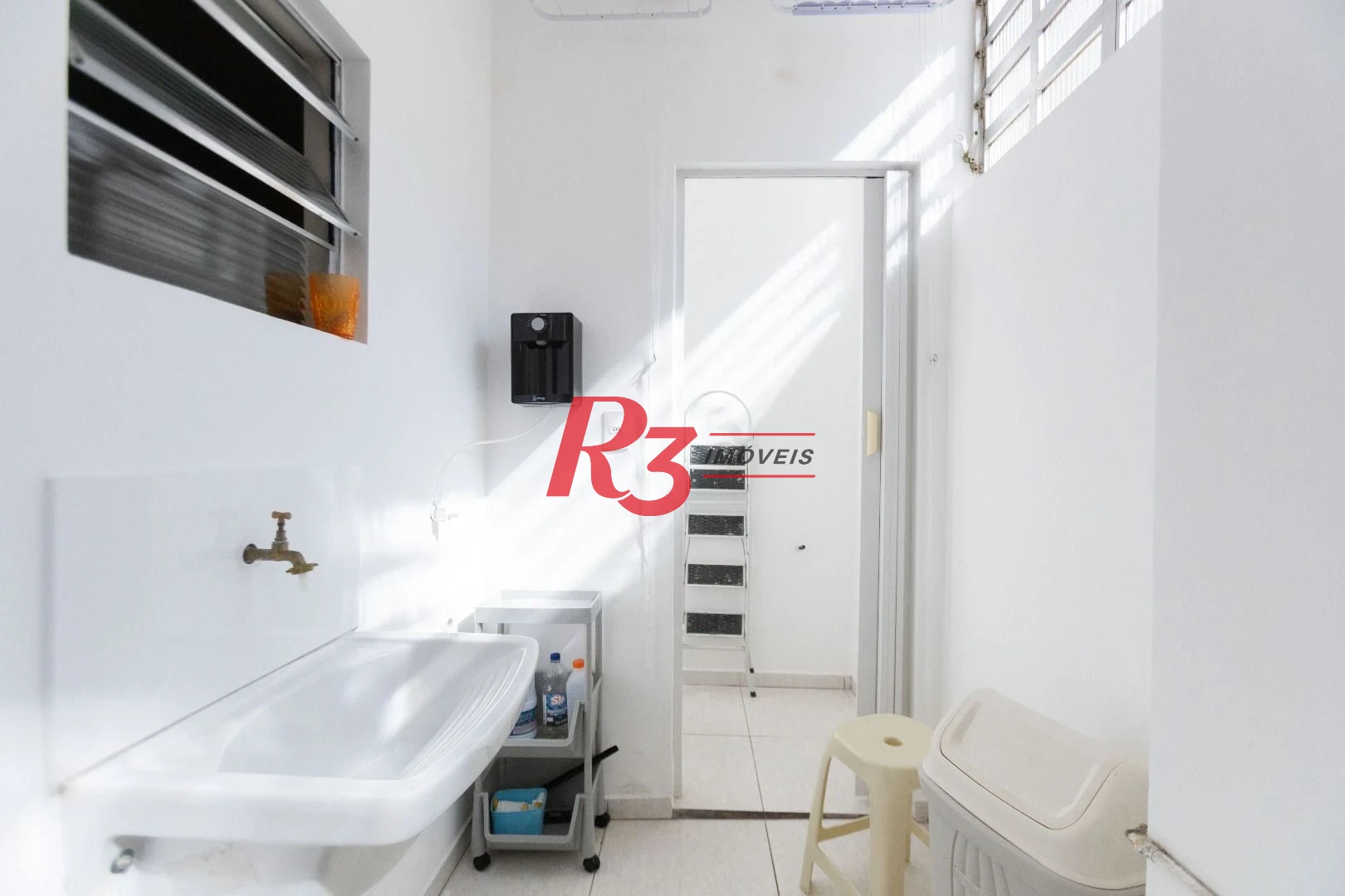 Apartamento com 1 dormitório para alugar, 68 m² por R$ 4.500,02/mês - José Menino - Santos/SP