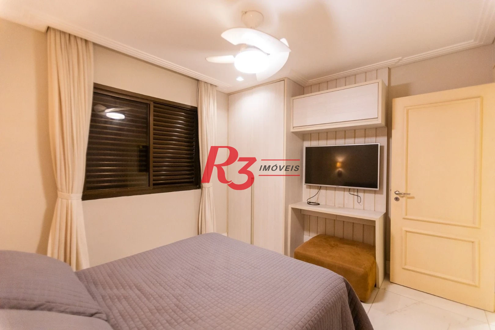 Apartamento com 4 dormitórios à venda, 210 m² por R$ 2.380.000,00 - Embaré - Santos/SP
