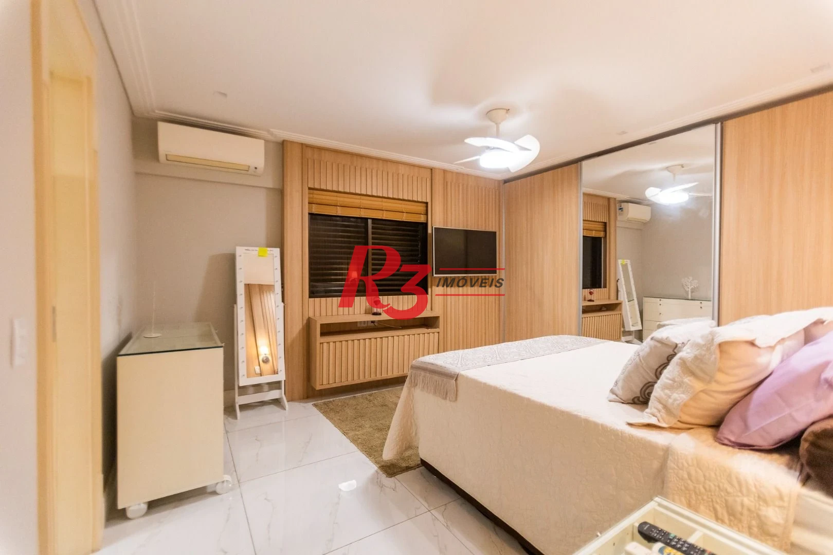 Apartamento com 4 dormitórios à venda, 210 m² por R$ 2.380.000,00 - Embaré - Santos/SP
