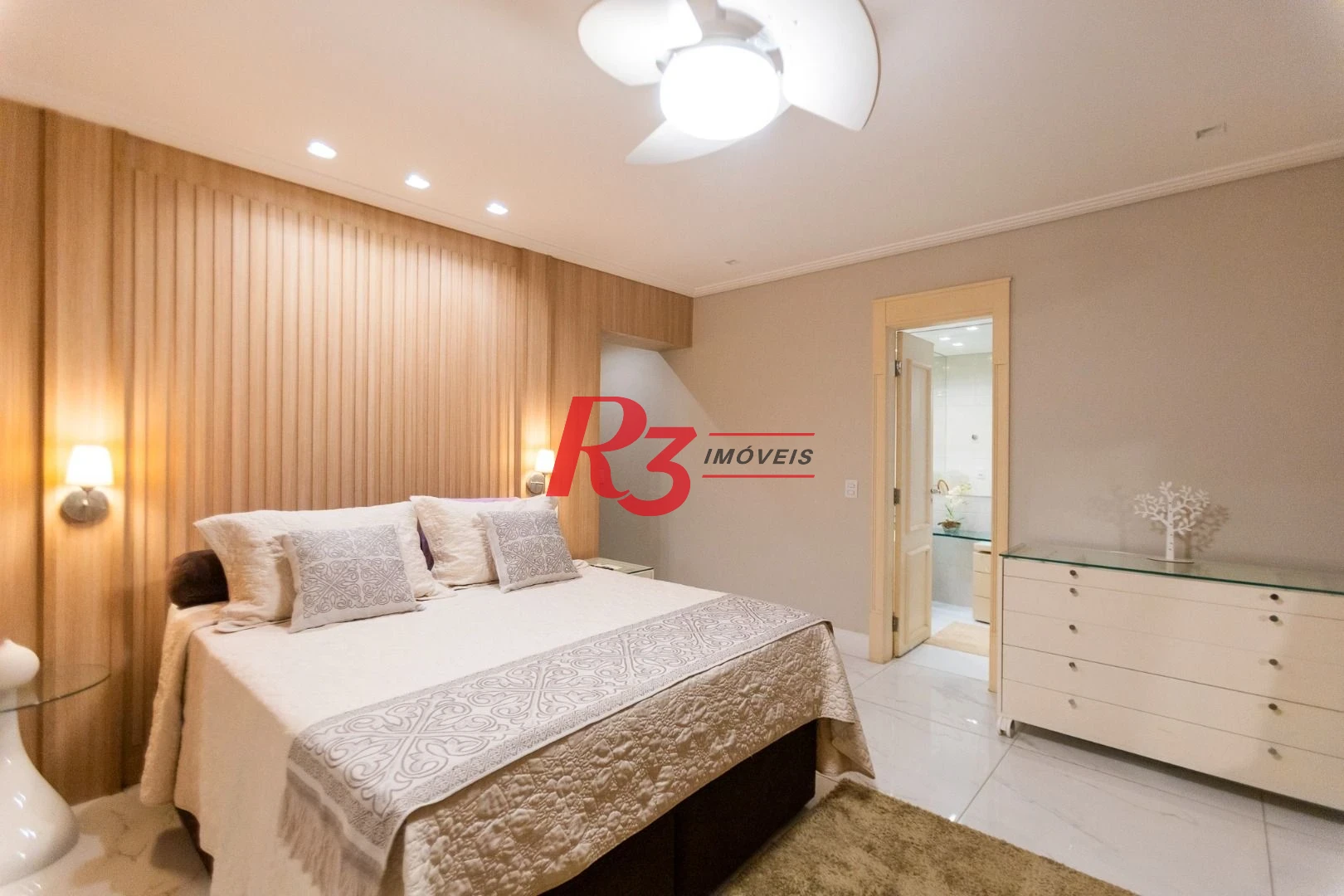 Apartamento com 4 dormitórios à venda, 210 m² por R$ 2.380.000,00 - Embaré - Santos/SP