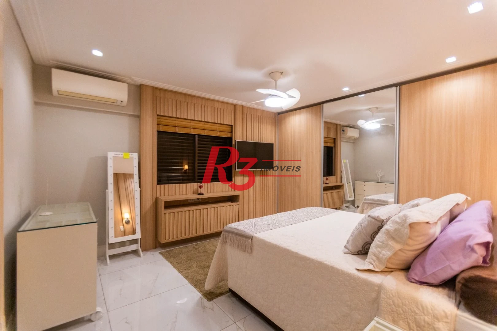 Apartamento com 4 dormitórios à venda, 210 m² por R$ 2.380.000,00 - Embaré - Santos/SP