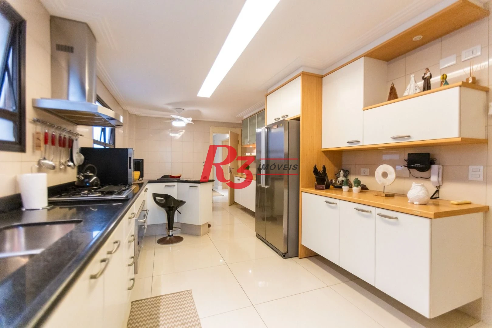 Apartamento com 4 dormitórios à venda, 210 m² por R$ 2.380.000,00 - Embaré - Santos/SP
