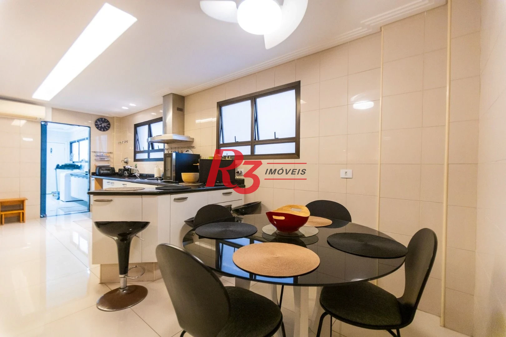 Apartamento com 4 dormitórios à venda, 210 m² por R$ 2.380.000,00 - Embaré - Santos/SP