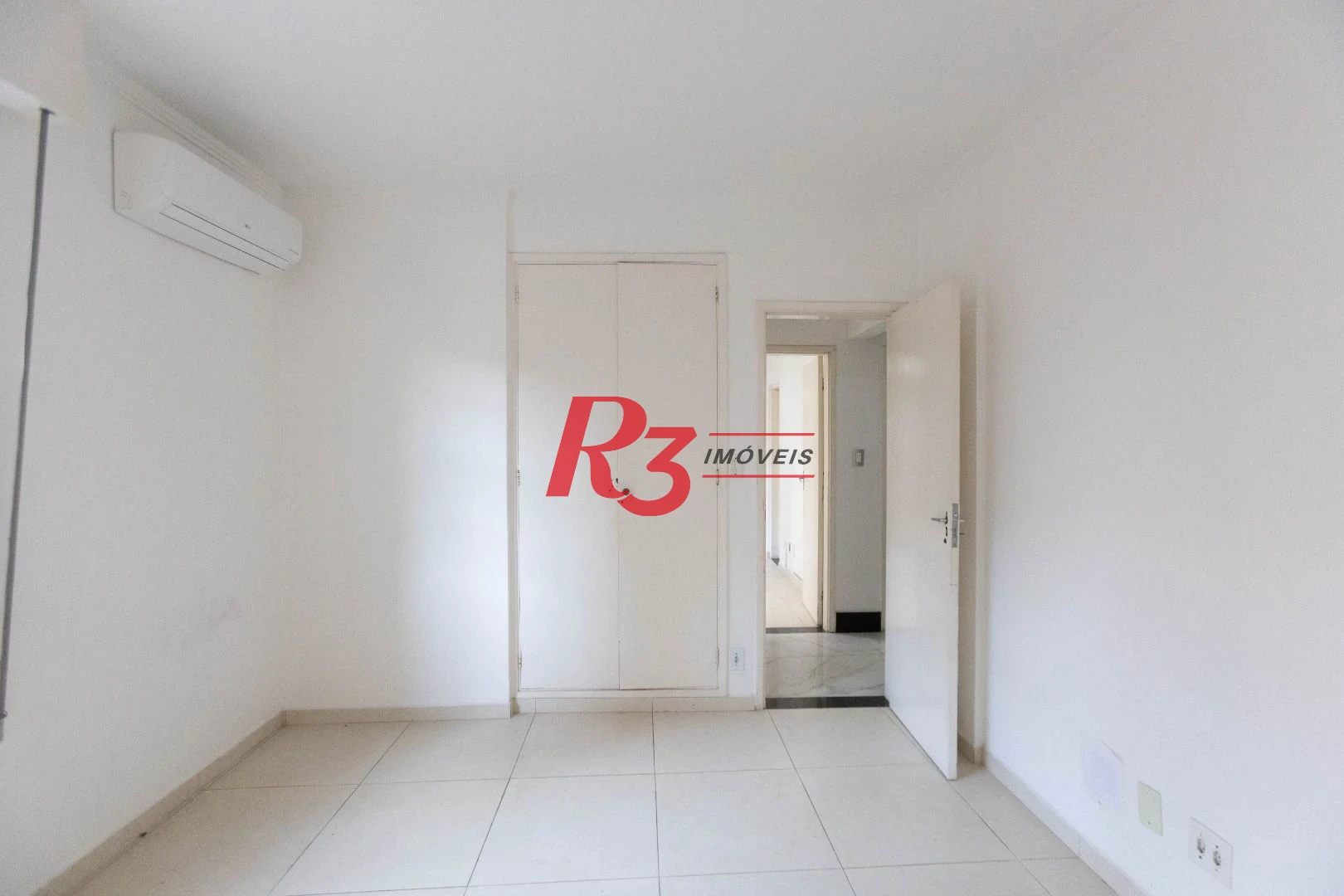 Apartamento com 3 dormitórios à venda, 136 m² por R$ 590.000,00 - José Menino - Santos/SP