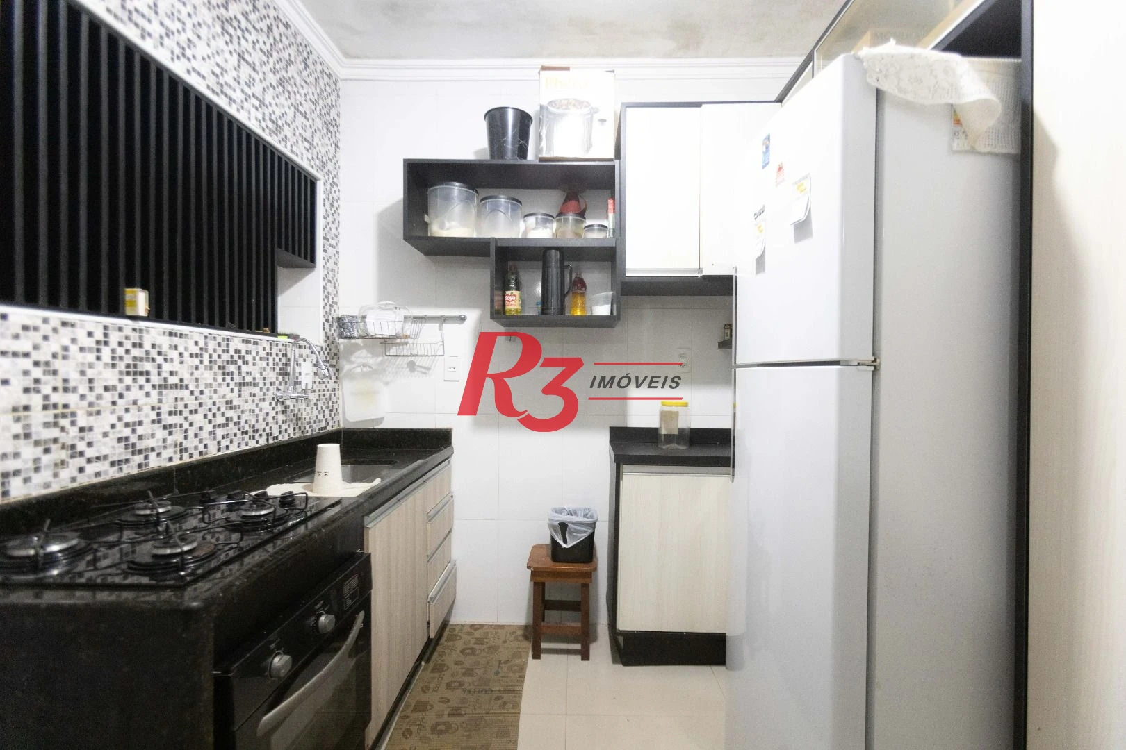Apartamento com 2 dormitórios à venda, 70 m² por R$ 530.000,00 - Marapé - Santos/SP