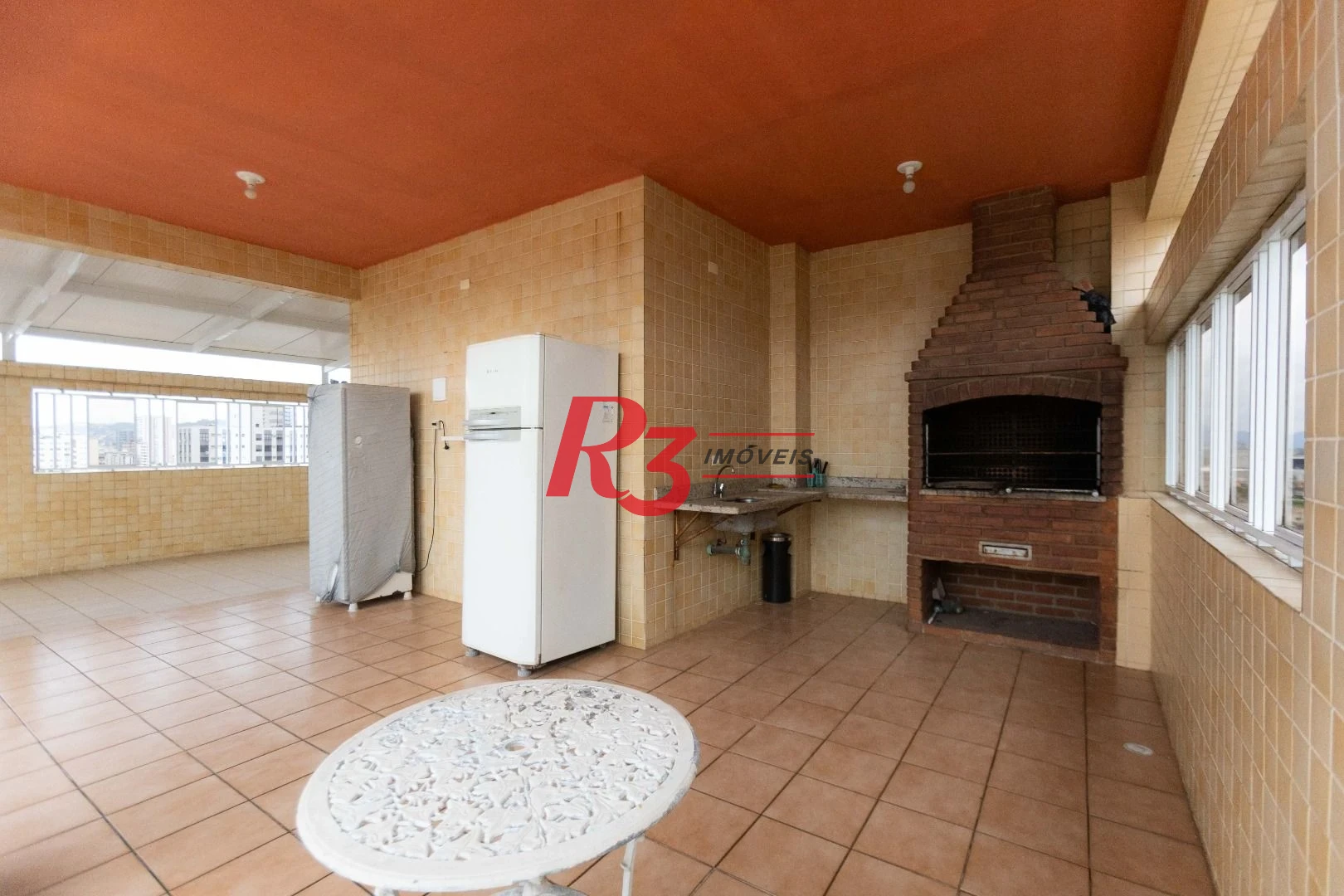 Apartamento com 2 dormitórios à venda, 90 m² por R$ 700.000,00 - Embaré - Santos/SP