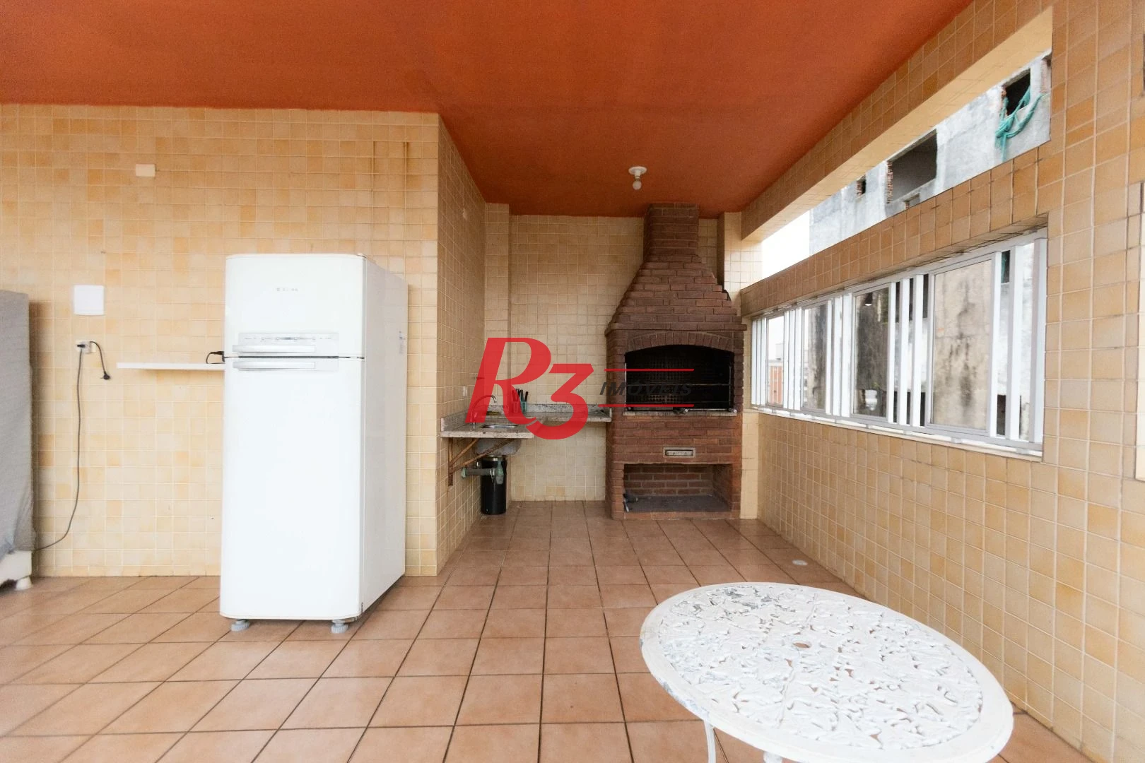Apartamento com 2 dormitórios à venda, 90 m² por R$ 700.000,00 - Embaré - Santos/SP