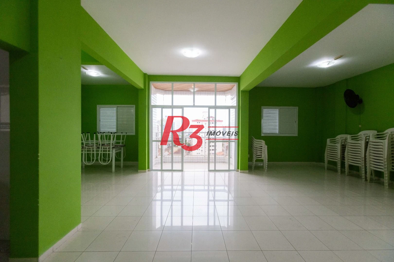 Apartamento com 2 dormitórios à venda, 90 m² por R$ 700.000,00 - Embaré - Santos/SP
