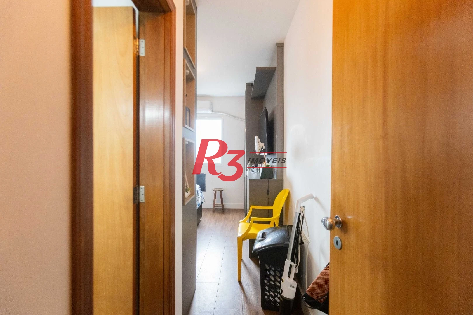 Apartamento com 2 dormitórios à venda, 90 m² por R$ 700.000,00 - Embaré - Santos/SP