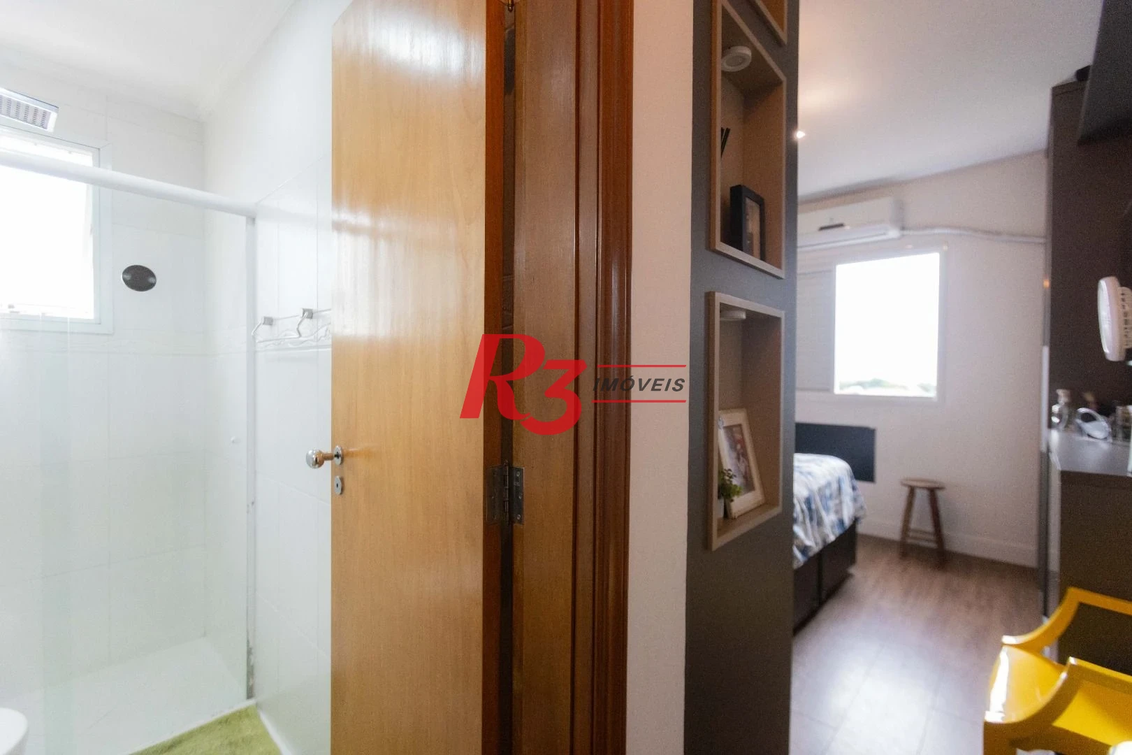Apartamento com 2 dormitórios à venda, 90 m² por R$ 700.000,00 - Embaré - Santos/SP