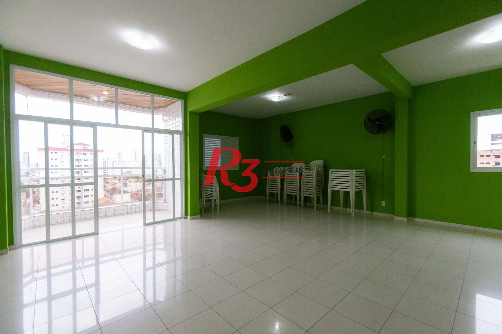Apartamento com 2 dormitórios à venda, 90 m² por R$ 700.000,00 - Embaré - Santos/SP