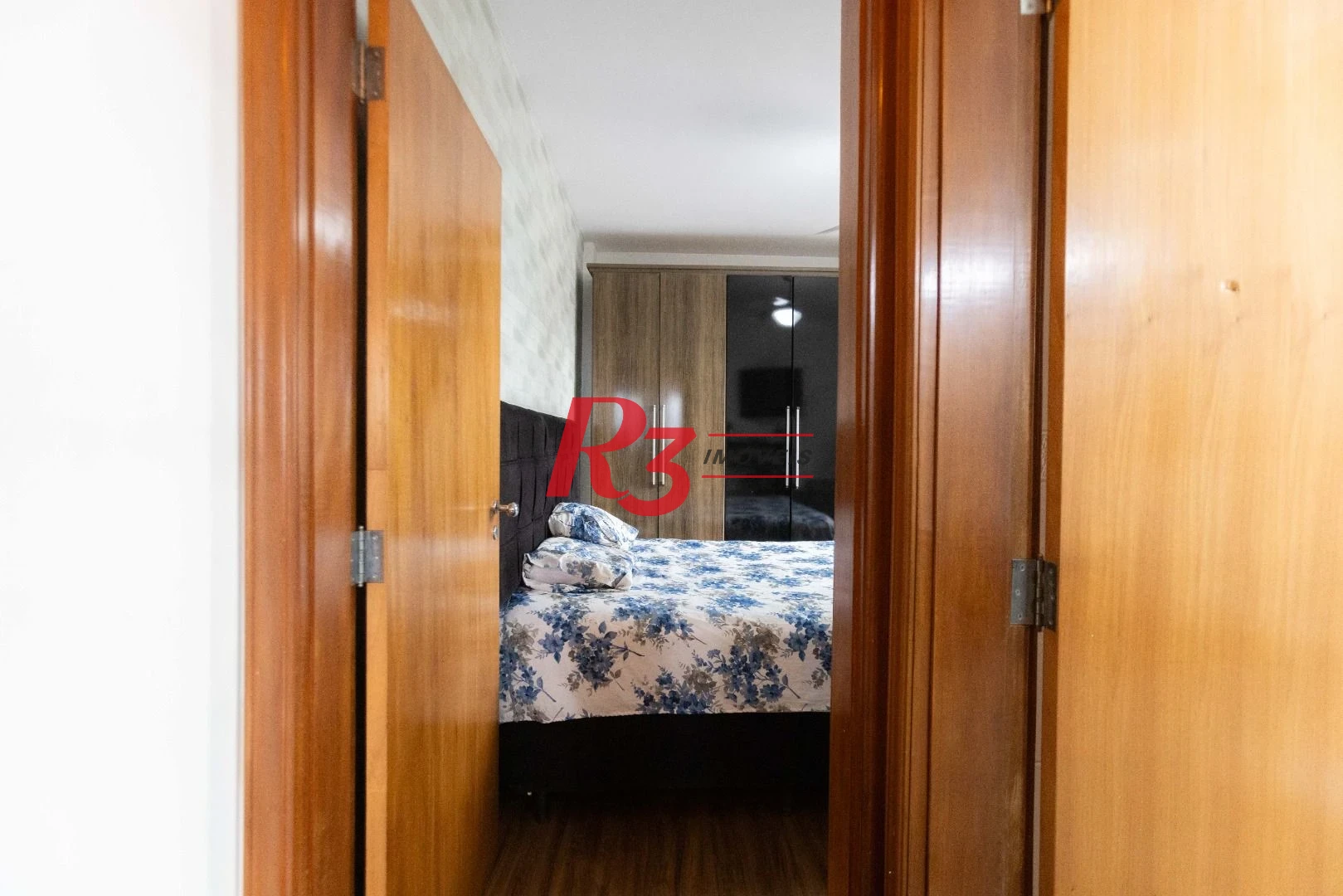 Apartamento com 2 dormitórios à venda, 90 m² por R$ 700.000,00 - Embaré - Santos/SP