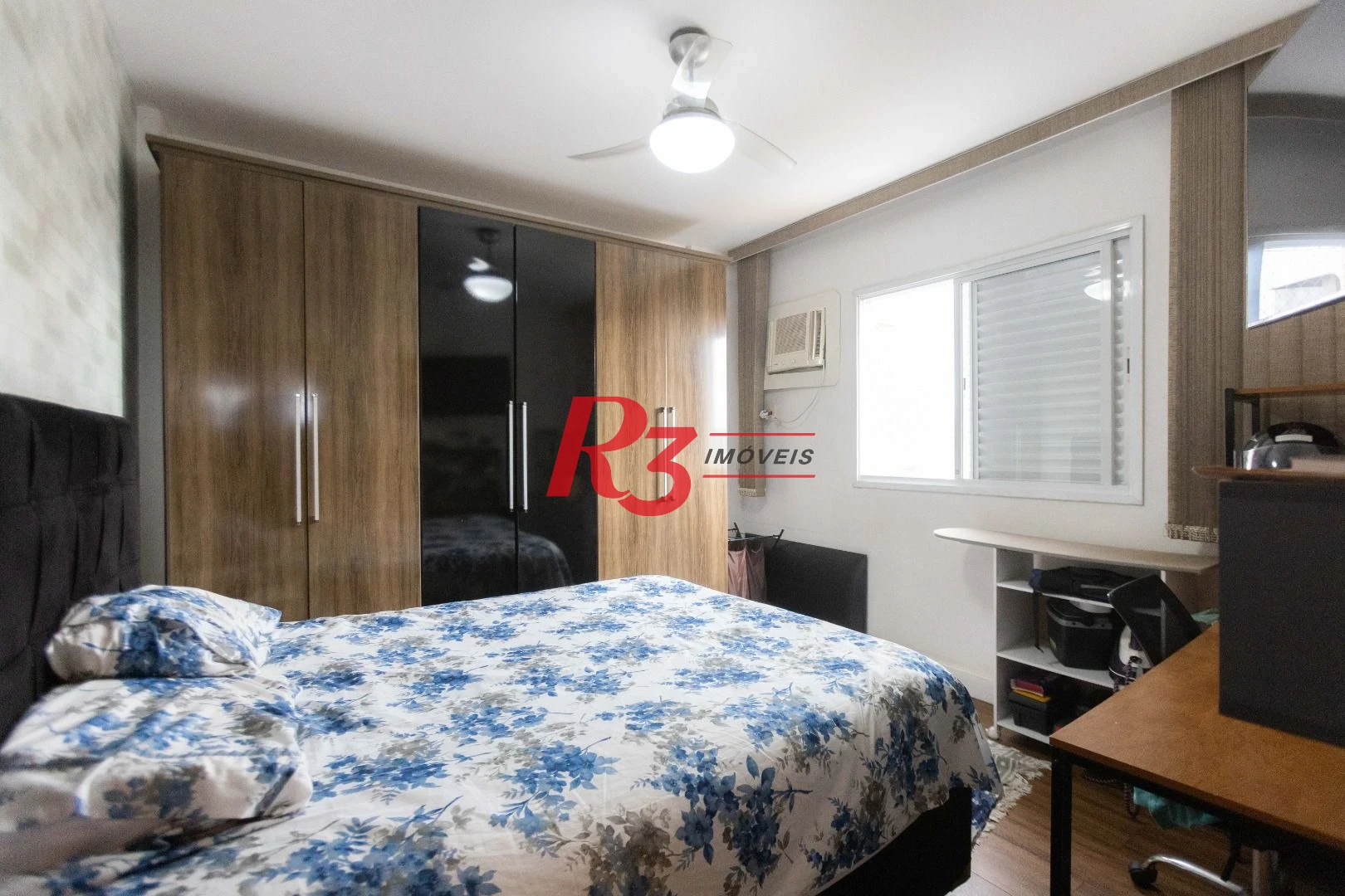 Apartamento com 2 dormitórios à venda, 90 m² por R$ 700.000,00 - Embaré - Santos/SP