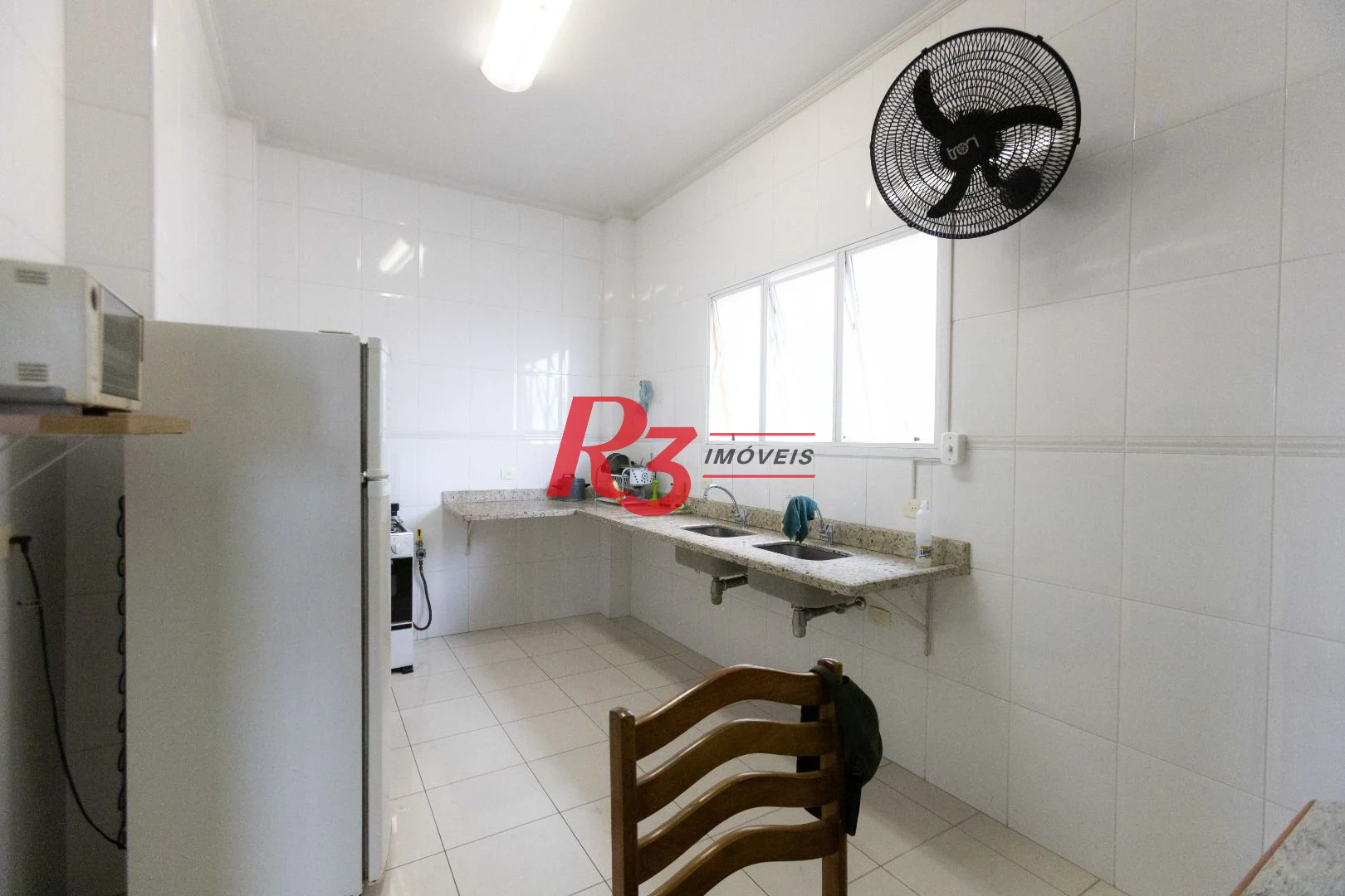 Apartamento com 2 dormitórios à venda, 90 m² por R$ 700.000,00 - Embaré - Santos/SP
