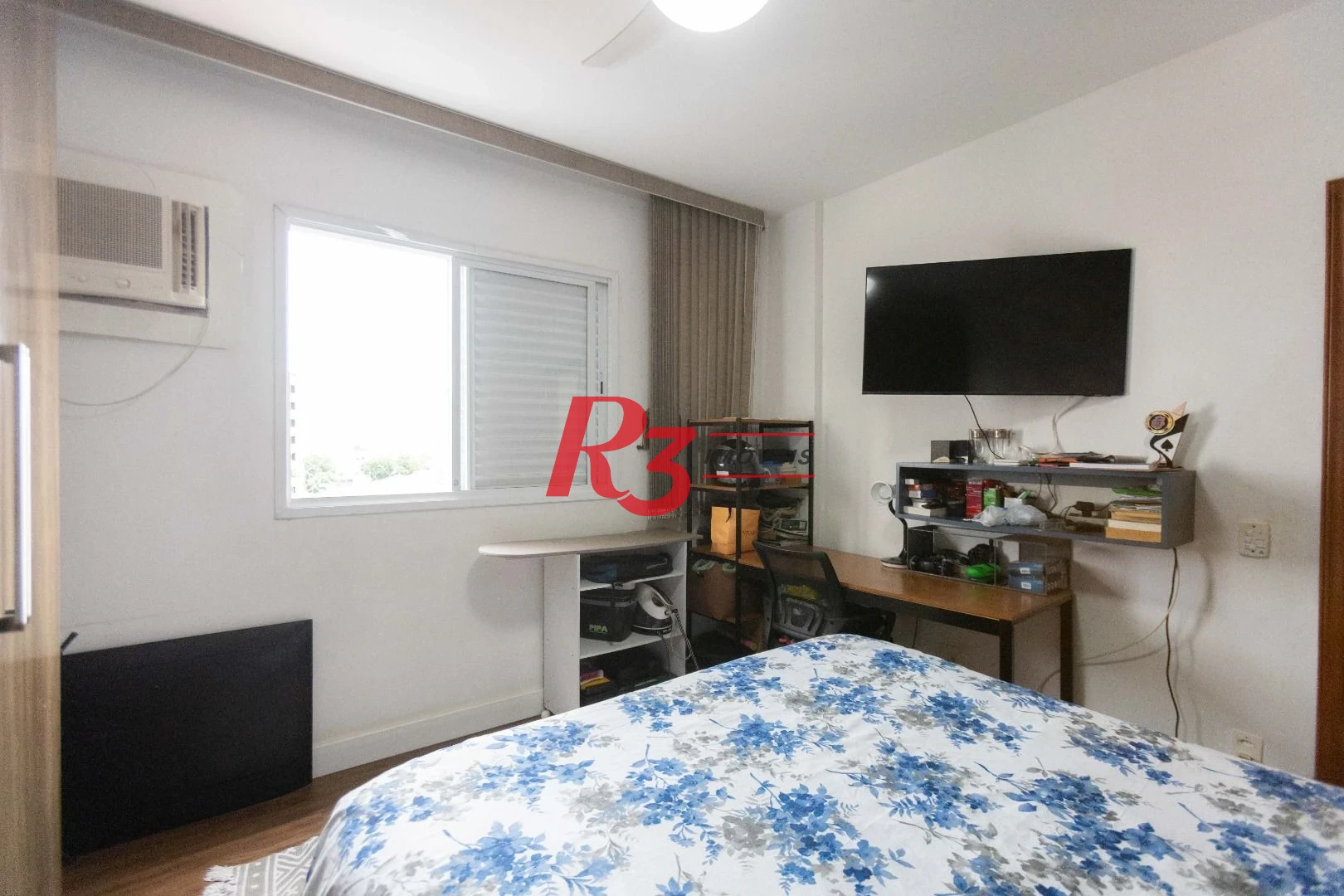 Apartamento com 2 dormitórios à venda, 90 m² por R$ 700.000,00 - Embaré - Santos/SP