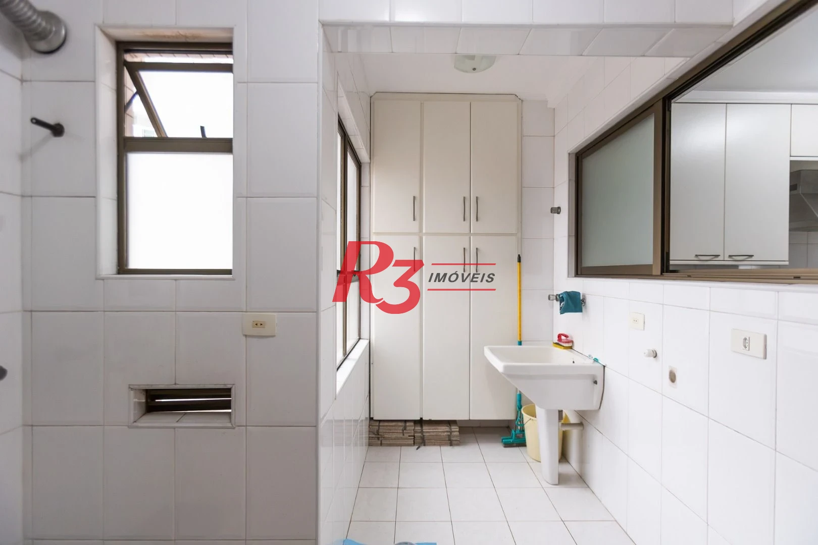 Apartamento com 3 dormitórios para alugar, 143 m² por R$ 6.845,67/mês - Ponta da Praia - Santos/SP