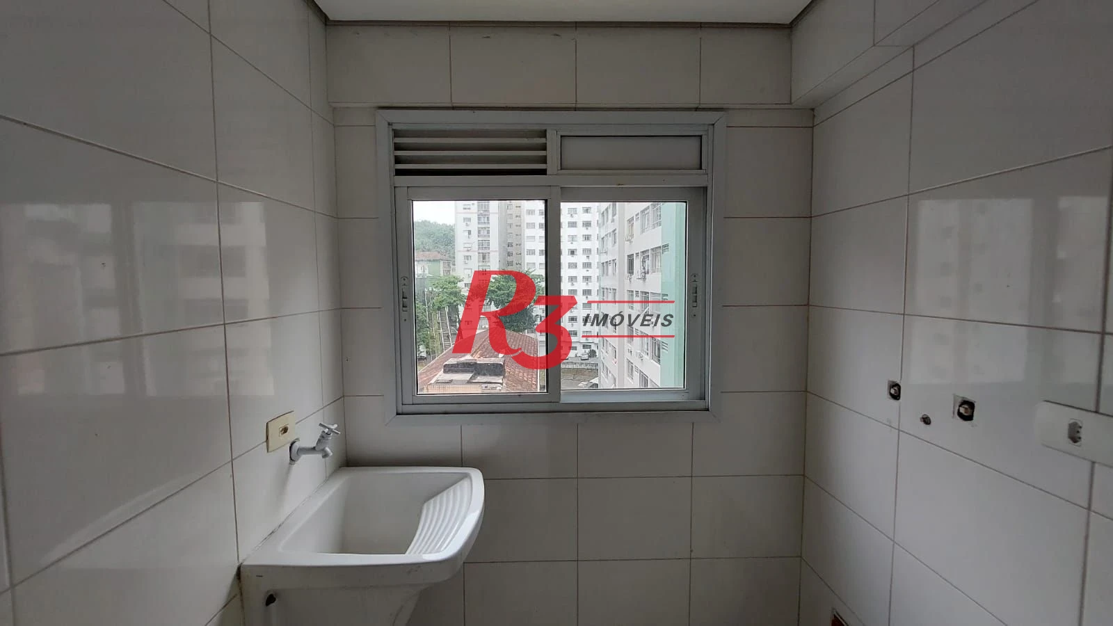 Apartamento com 2 dormitórios à venda, 54 m² por R$ 419.000,00 - José Menino - Santos/SP
