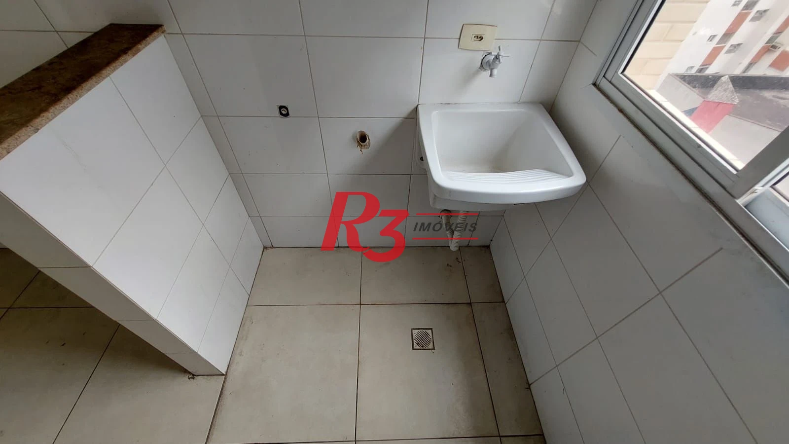 Apartamento com 2 dormitórios à venda, 54 m² por R$ 419.000,00 - José Menino - Santos/SP