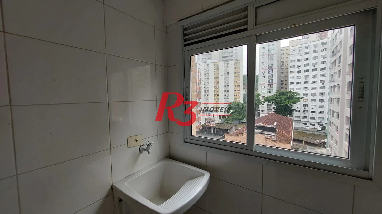 Apartamento com 2 dormitórios à venda, 54 m² por R$ 419.000,00 - José Menino - Santos/SP