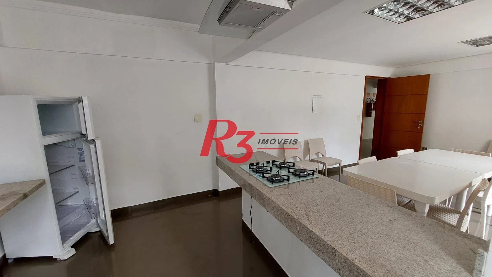 Apartamento com 2 dormitórios à venda, 54 m² por R$ 419.000,00 - José Menino - Santos/SP