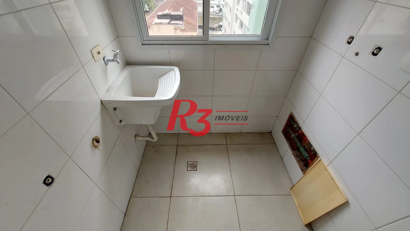 Apartamento com 2 dormitórios à venda, 54 m² por R$ 419.000,00 - José Menino - Santos/SP