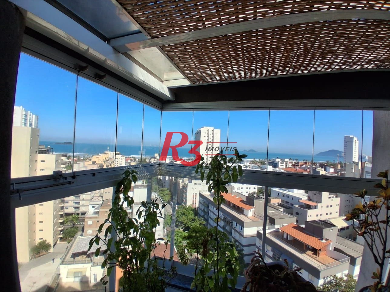 Cobertura com 3 dormitórios à venda, 235 m² por R$ 2.000.000,00 - Jardim Praiano - Guarujá/SP