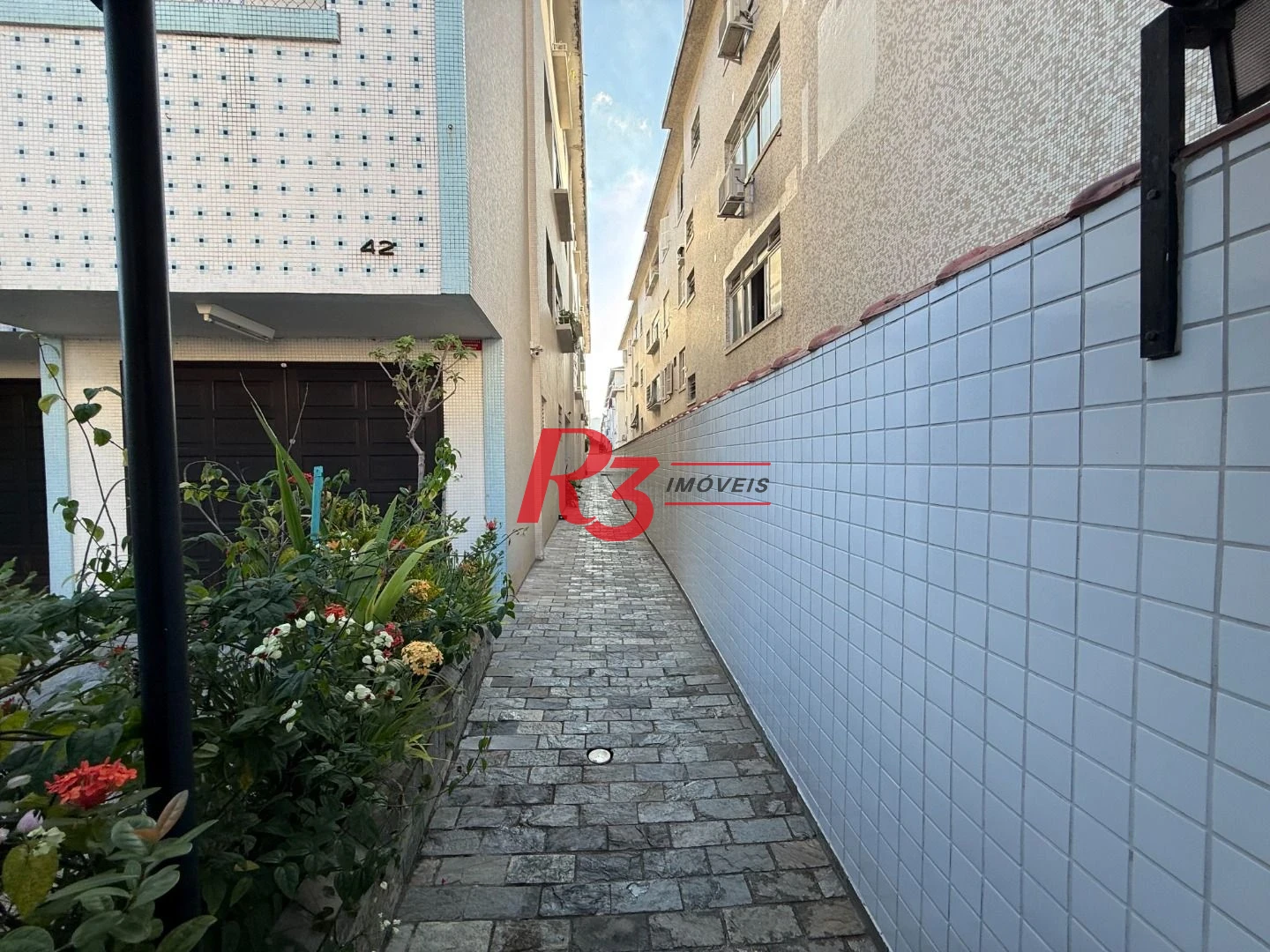Apartamento com 2 dormitórios à venda, 70 m² por R$ 370.000,00 - Campo Grande - Santos/SP