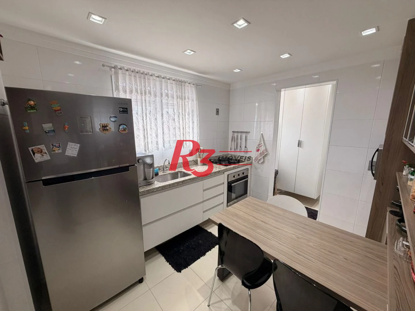 Apartamento com 2 dormitórios à venda, 75 m² por R$ 734.900,00 - Embaré - Santos/SP