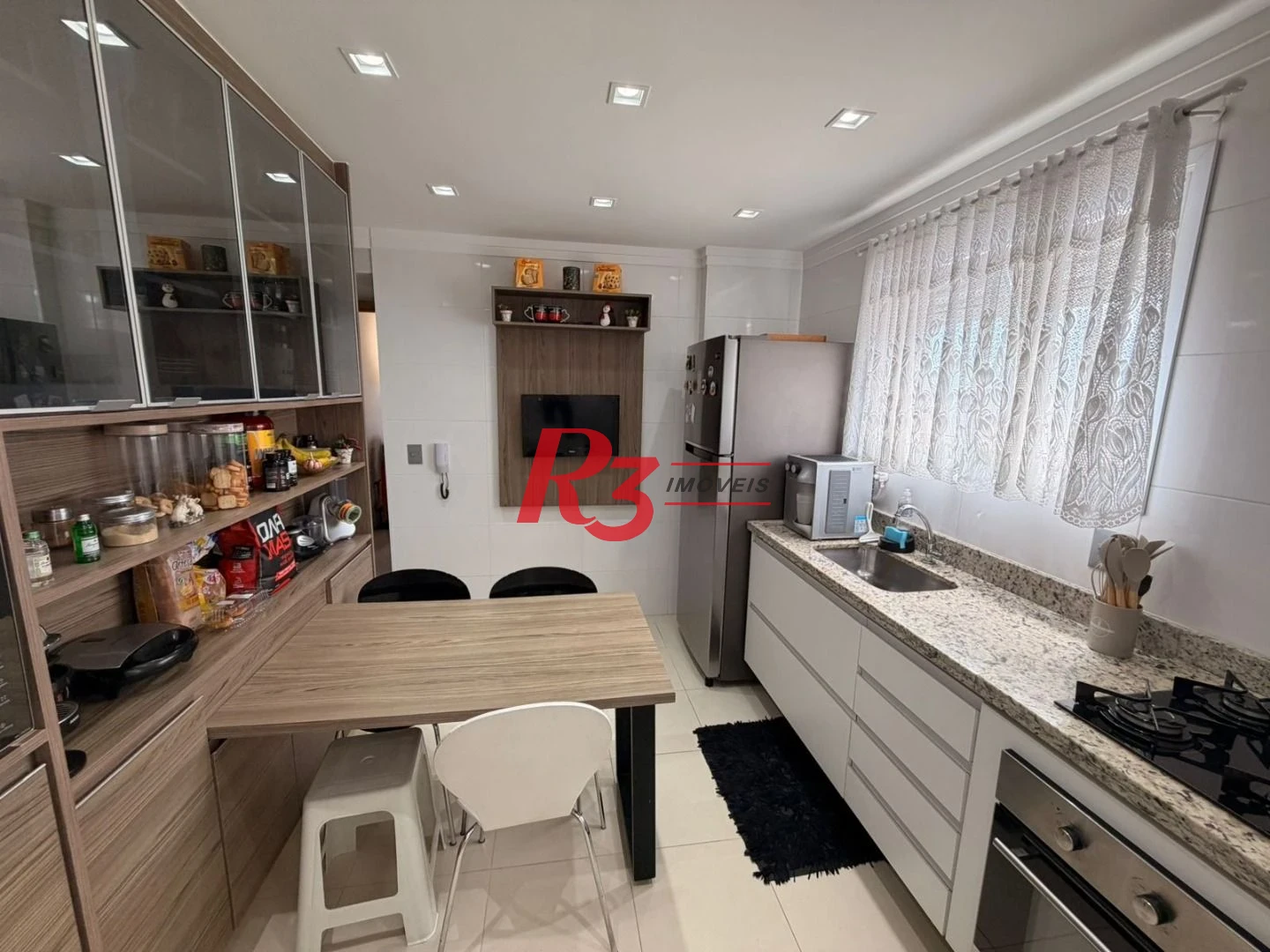 Apartamento com 2 dormitórios à venda, 75 m² por R$ 734.900,00 - Embaré - Santos/SP