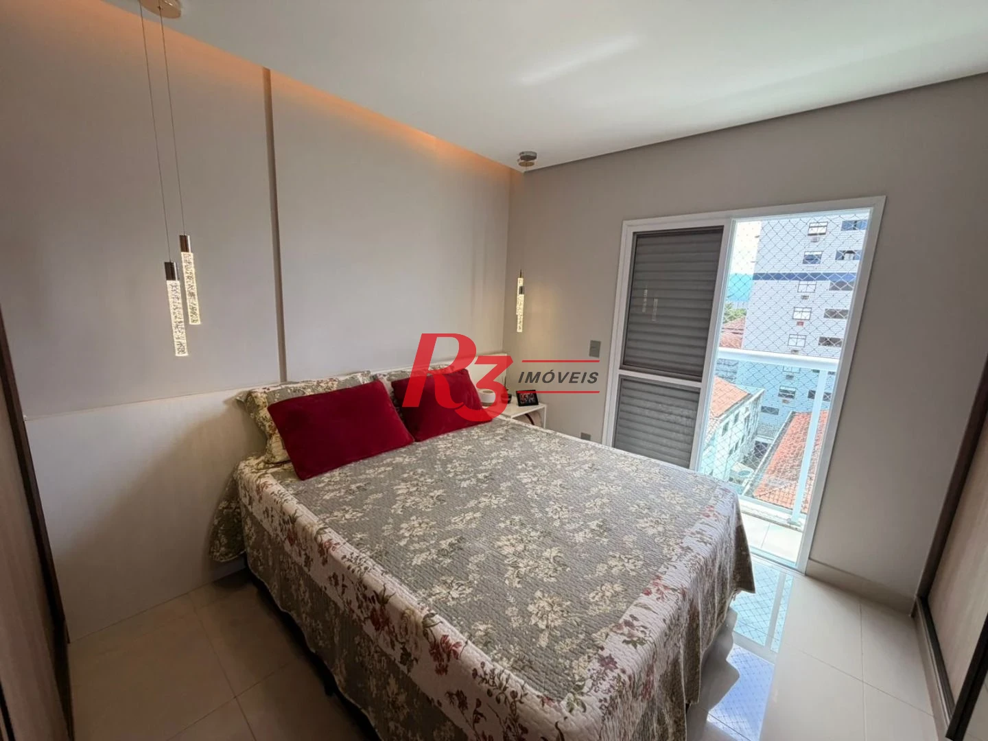 Apartamento com 2 dormitórios à venda, 75 m² por R$ 734.900,00 - Embaré - Santos/SP