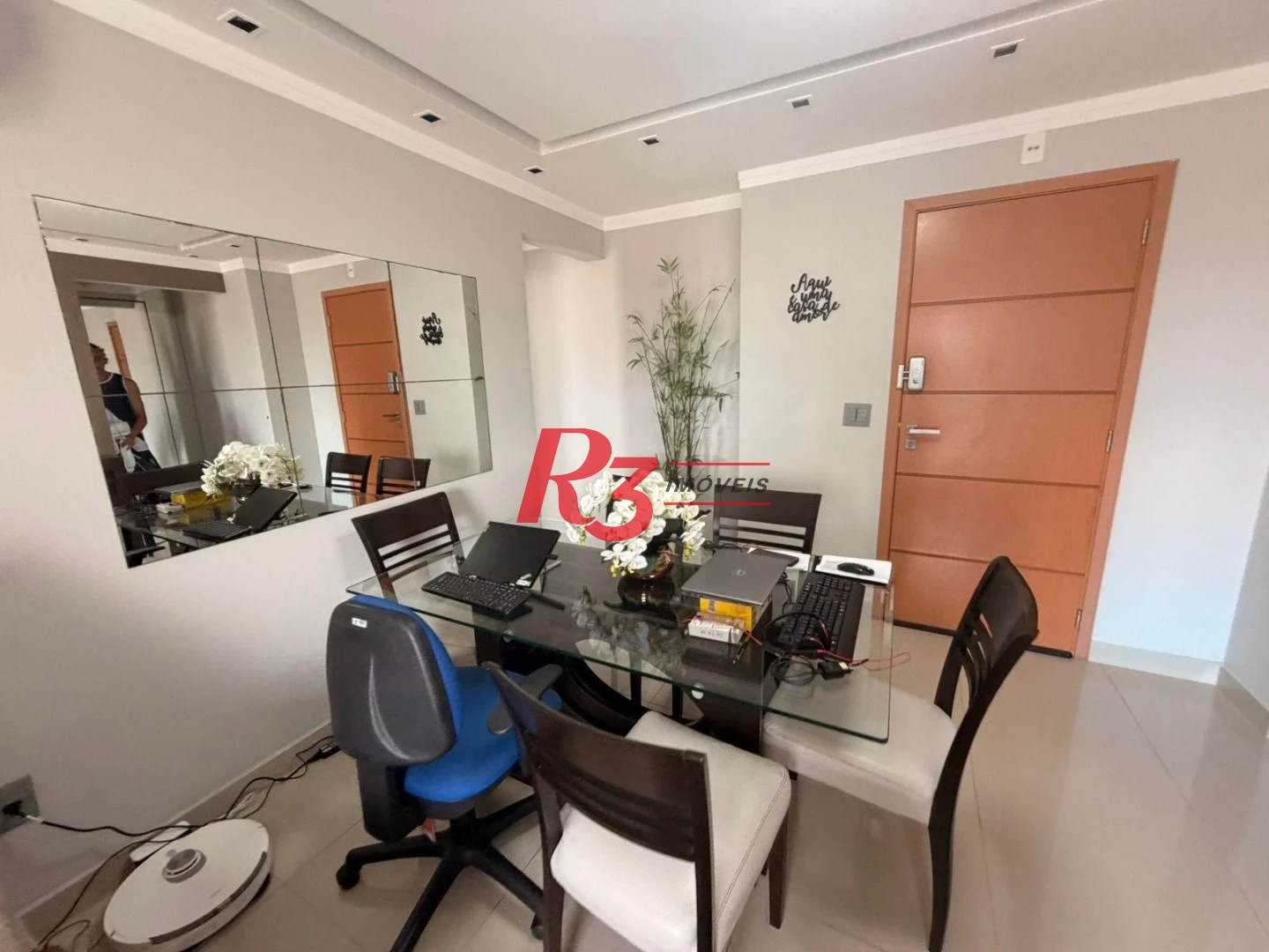 Apartamento com 2 dormitórios à venda, 75 m² por R$ 734.900,00 - Embaré - Santos/SP