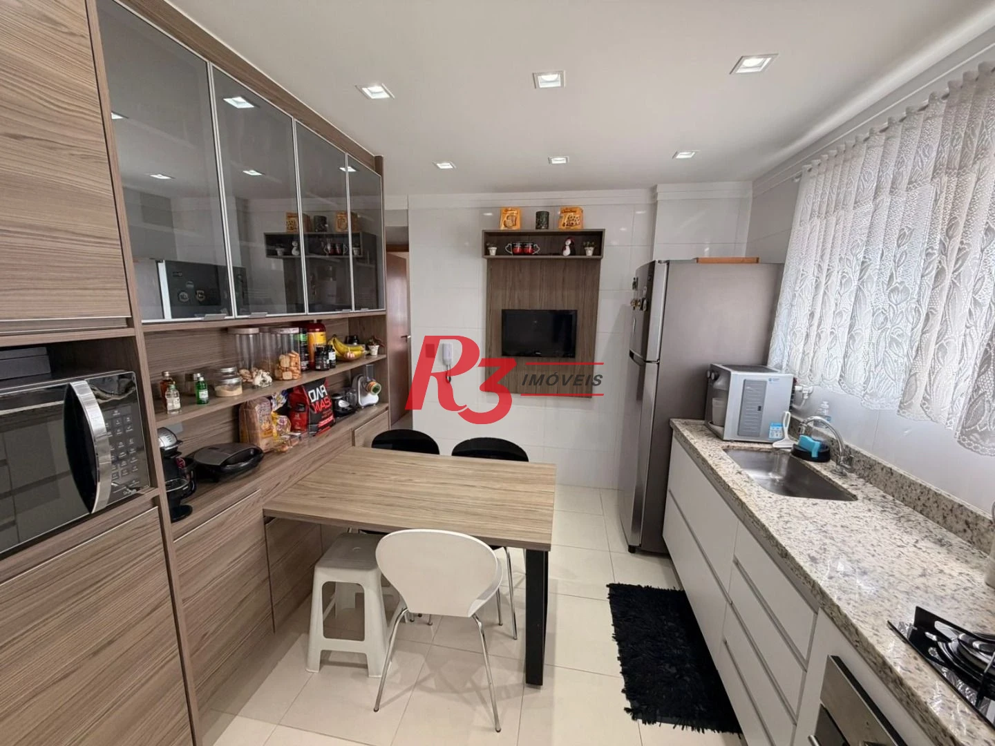Apartamento com 2 dormitórios à venda, 75 m² por R$ 734.900,00 - Embaré - Santos/SP