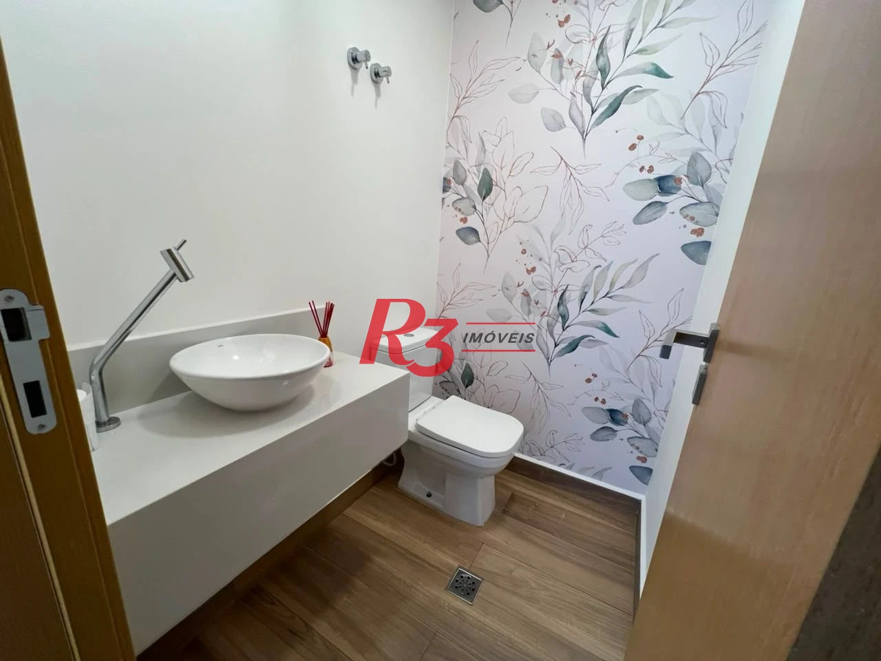 Apartamento com 2 dormitórios à venda, 83 m² por R$ 1.550.000,00 - Embaré - Santos/SP