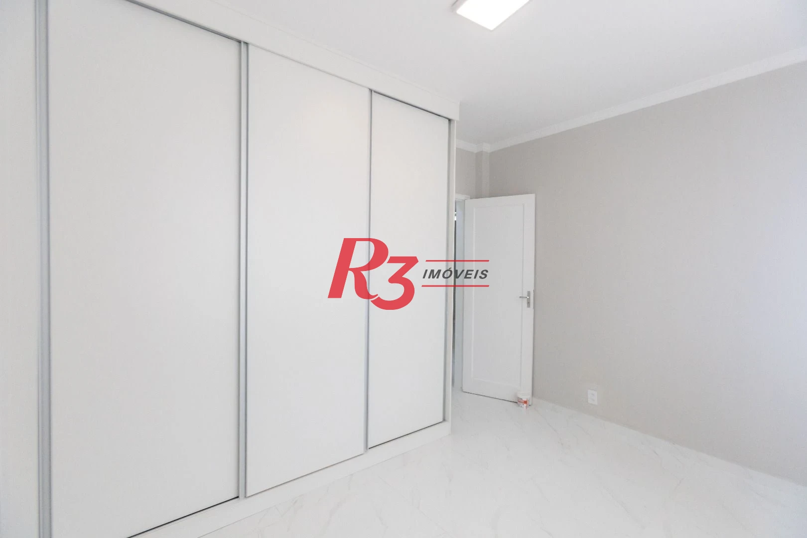 Apartamento com 2 dormitórios para alugar, 66 m² por R$ 4.000,02/mês - José Menino - Santos/SP
