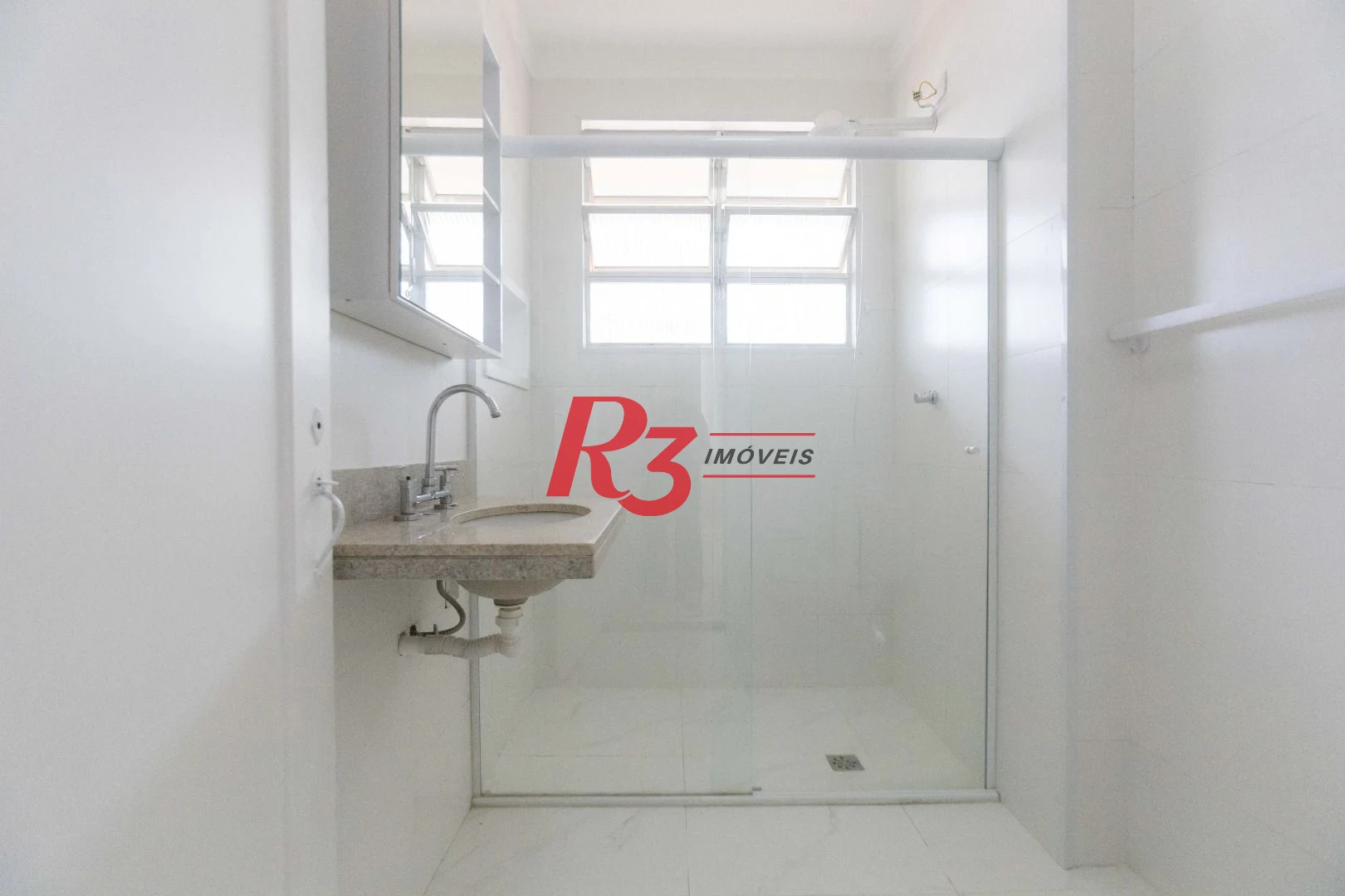 Apartamento com 2 dormitórios para alugar, 66 m² por R$ 4.000,02/mês - José Menino - Santos/SP