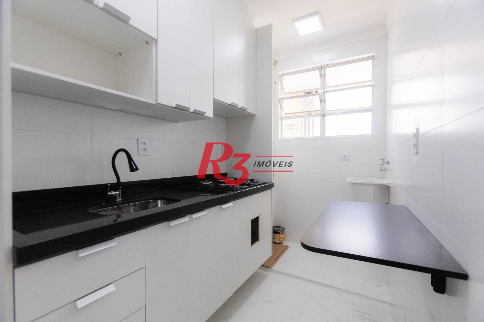 Apartamento com 2 dormitórios para alugar, 66 m² por R$ 4.000,02/mês - José Menino - Santos/SP