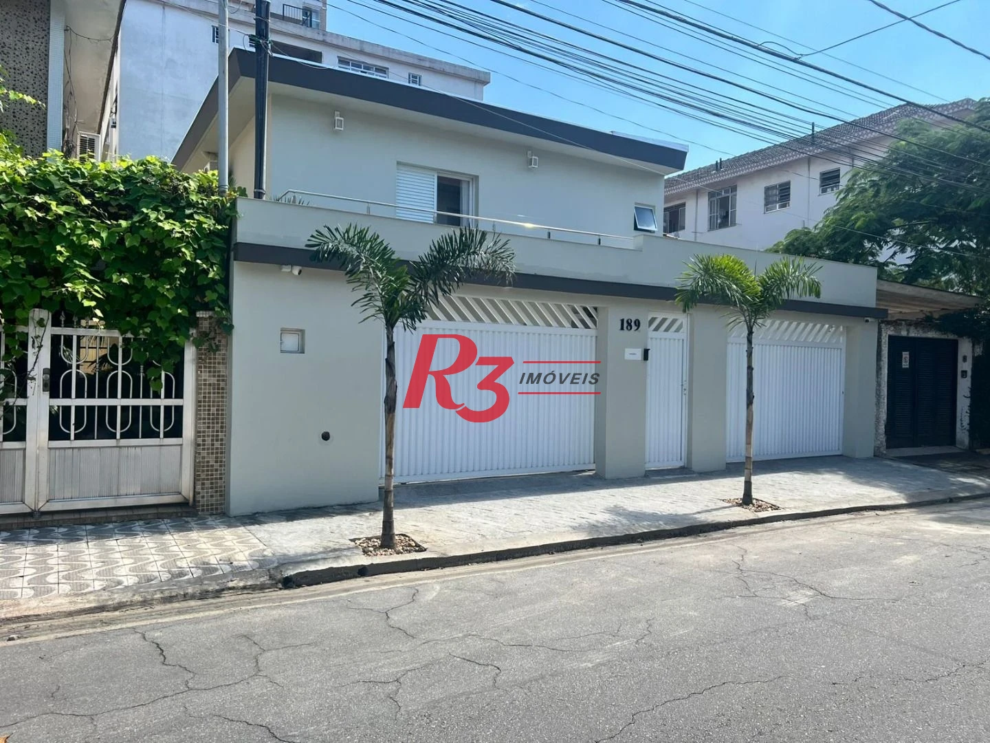 Sobrado com 3 dormitórios à venda, 290 m² por R$ 3.990.000,00 - Ponta da Praia - Santos/SP