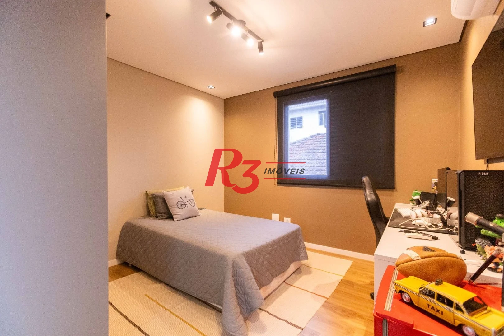 Sobrado com 3 dormitórios à venda, 290 m² por R$ 3.990.000,00 - Ponta da Praia - Santos/SP