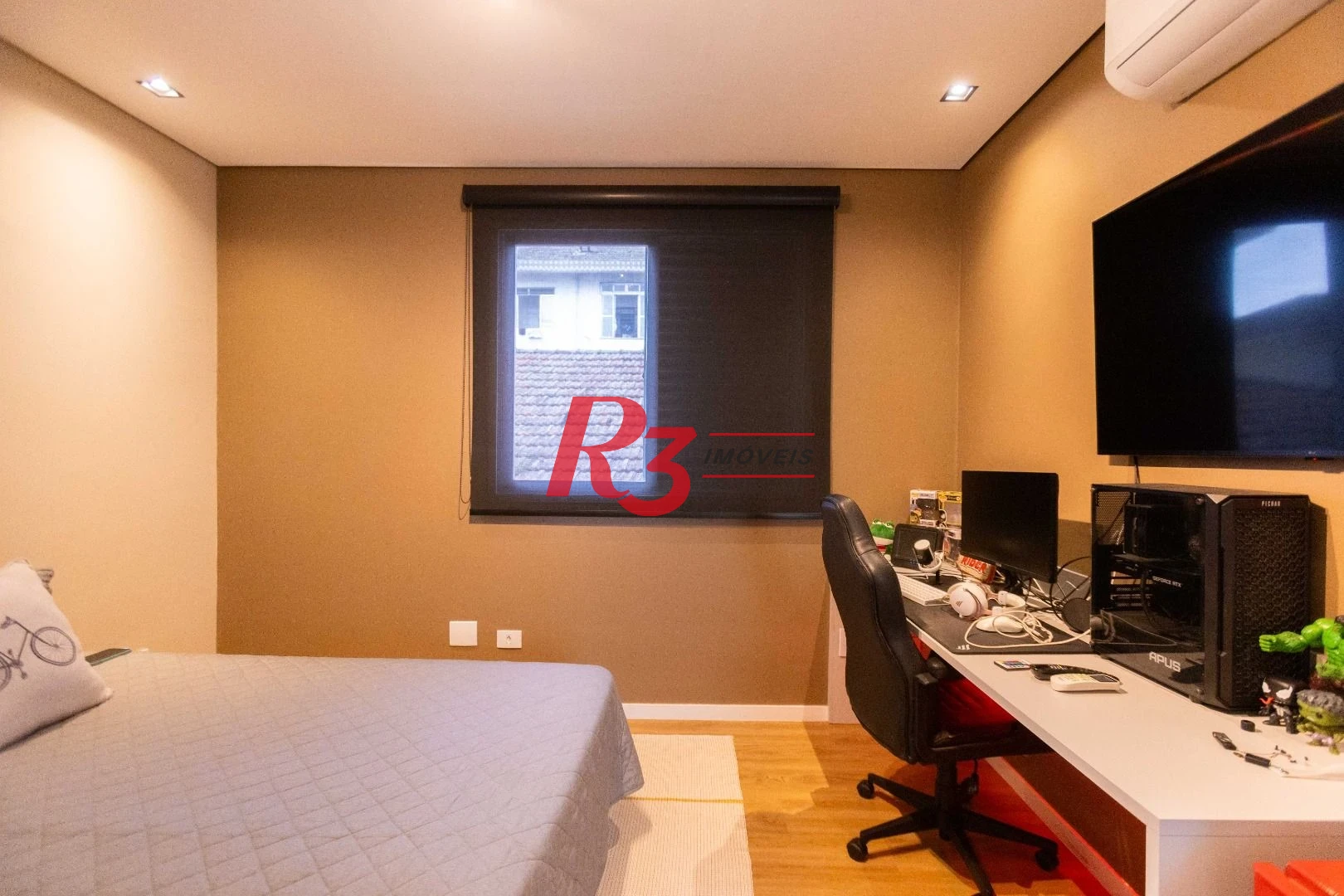 Sobrado com 3 dormitórios à venda, 290 m² por R$ 3.990.000,00 - Ponta da Praia - Santos/SP