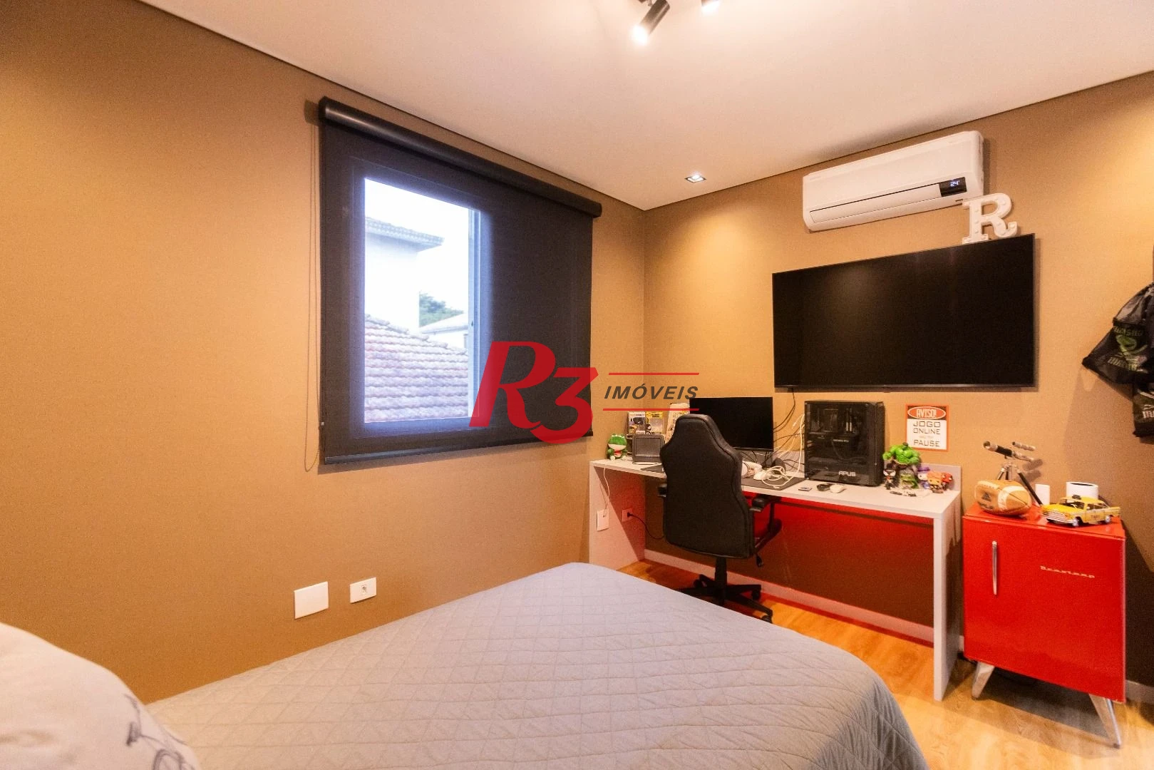 Sobrado com 3 dormitórios à venda, 290 m² por R$ 3.990.000,00 - Ponta da Praia - Santos/SP