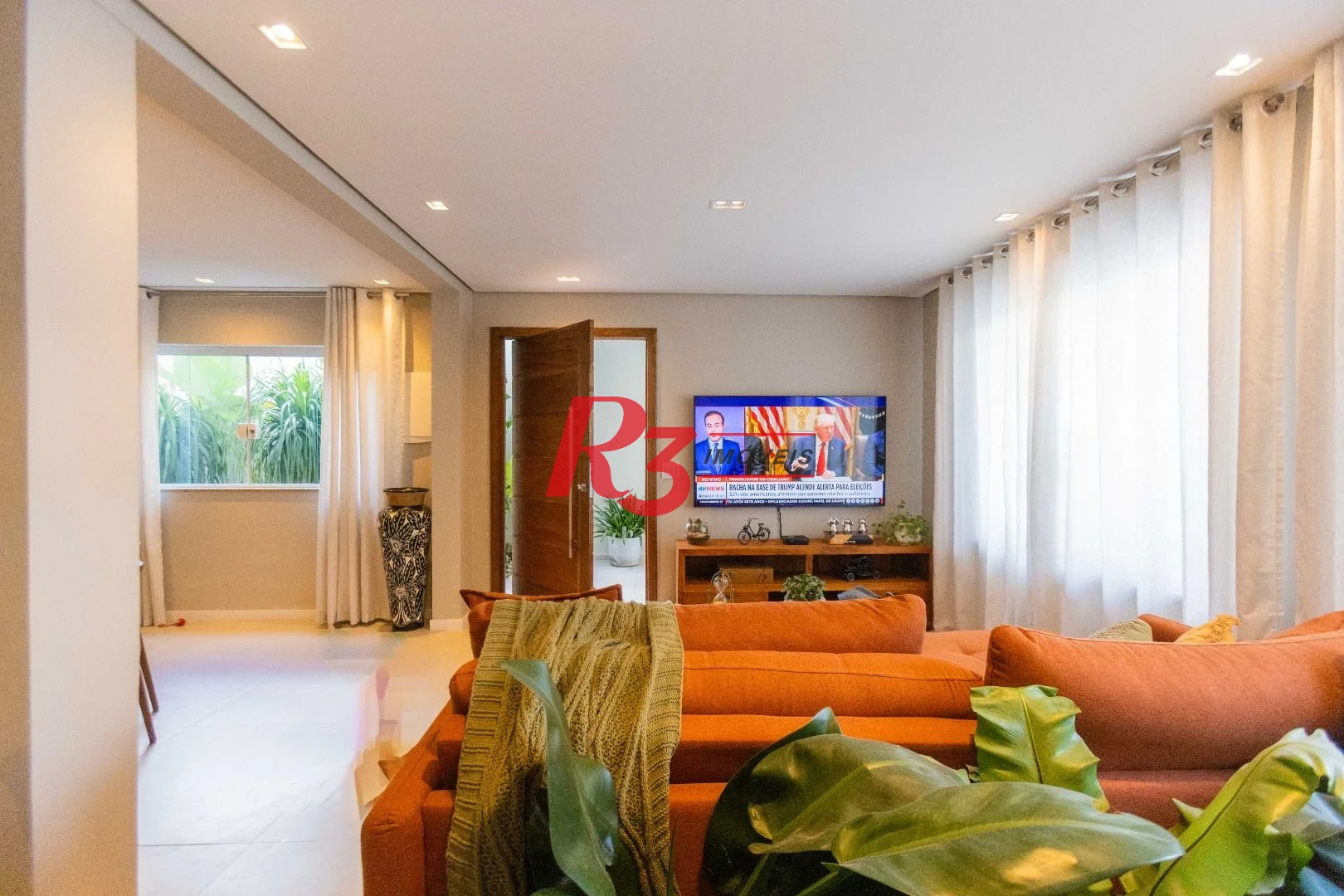 Sobrado com 3 dormitórios à venda, 290 m² por R$ 3.990.000,00 - Ponta da Praia - Santos/SP